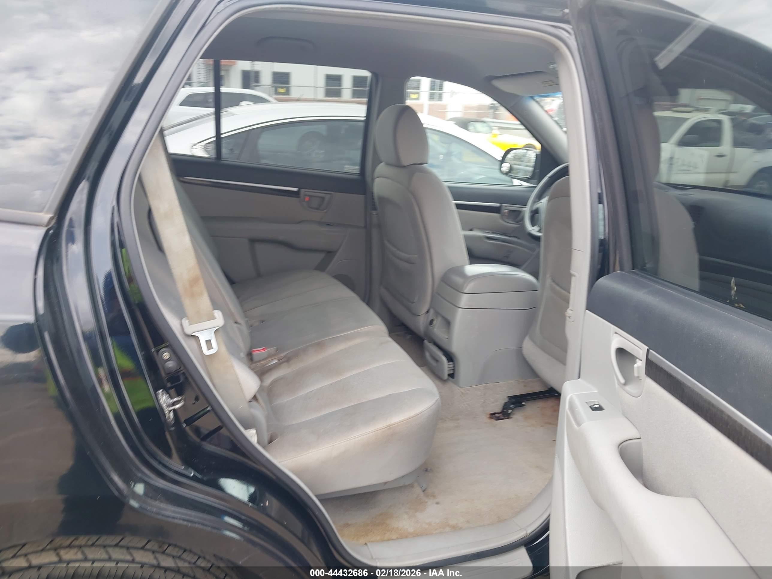 HYUNDAI SANTA image 8