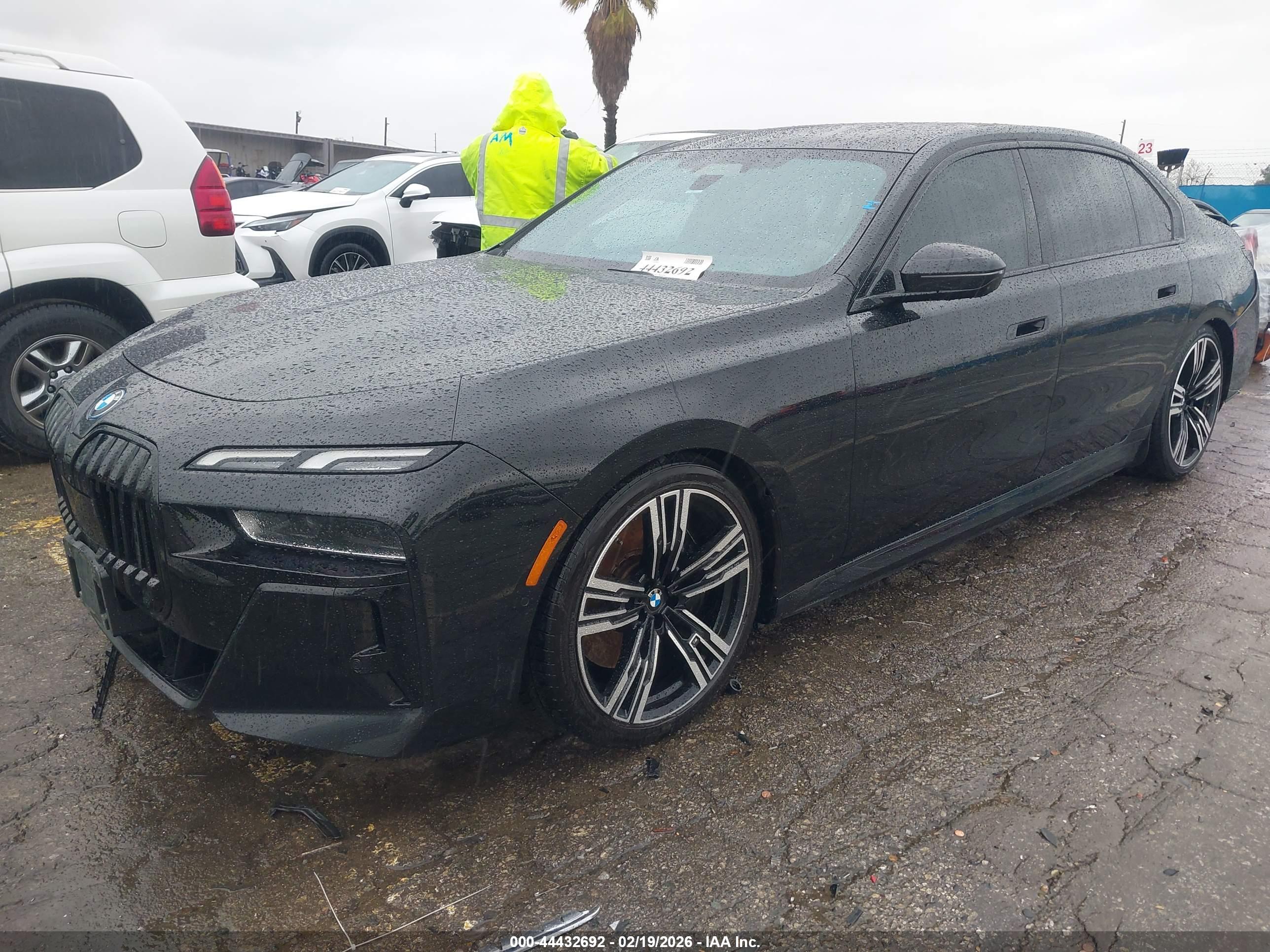 BMW I7 image 2