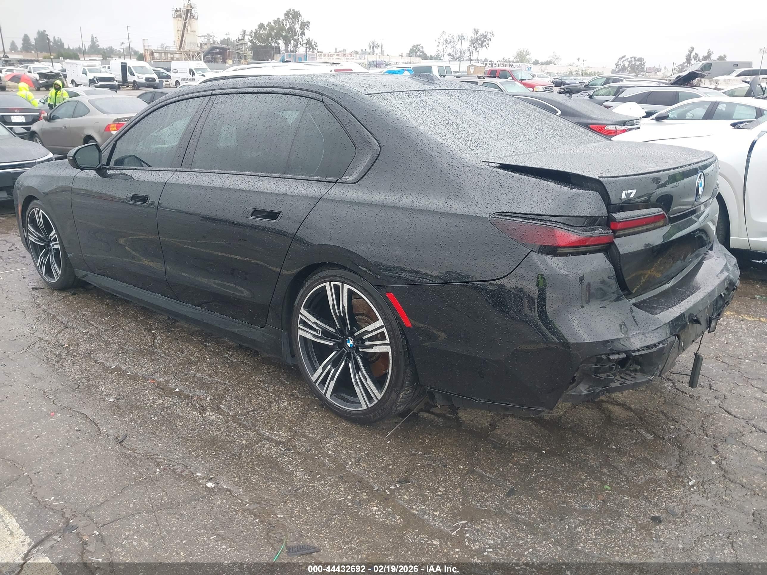 BMW I7 image 3