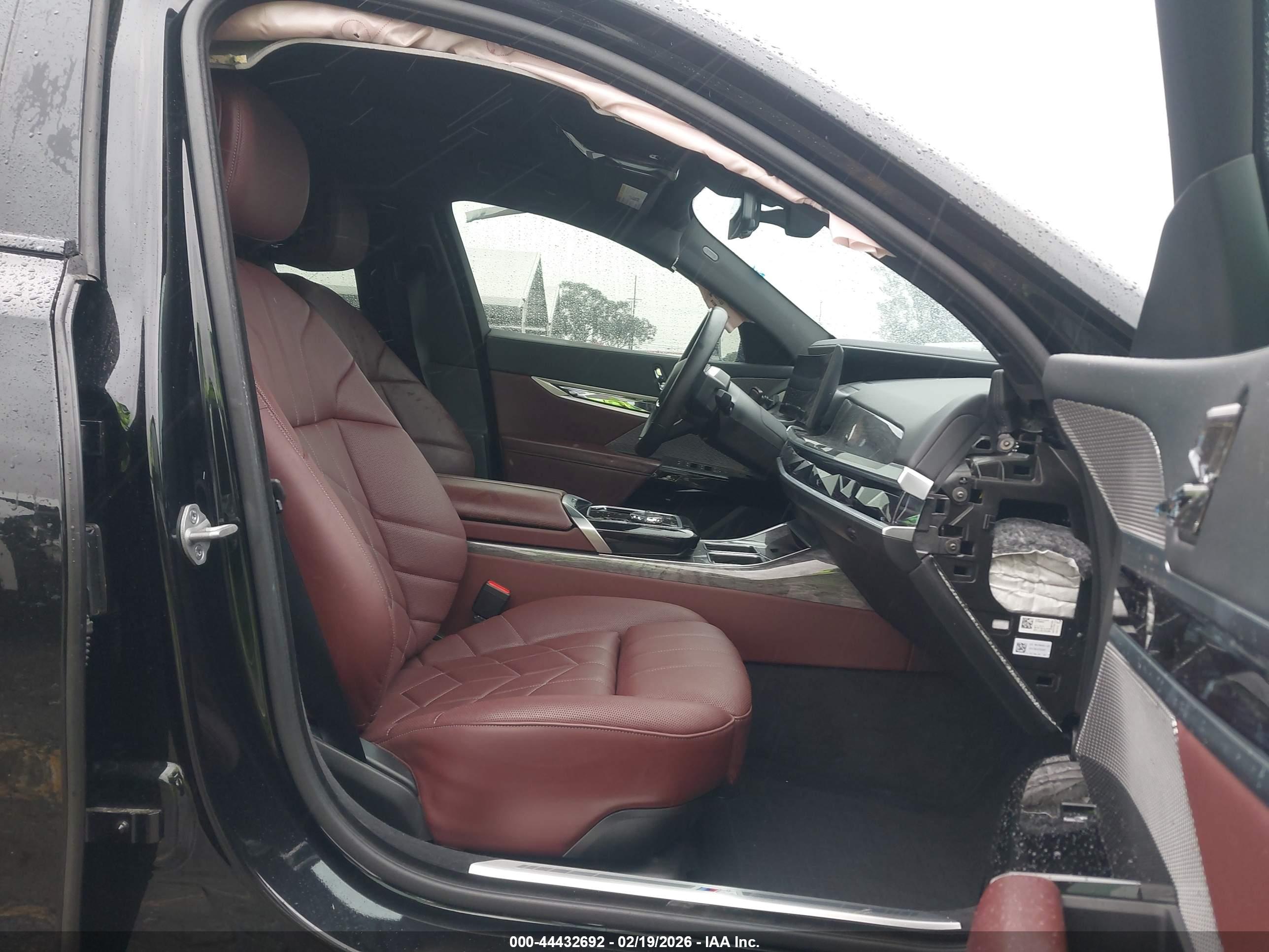 BMW I7 image 5