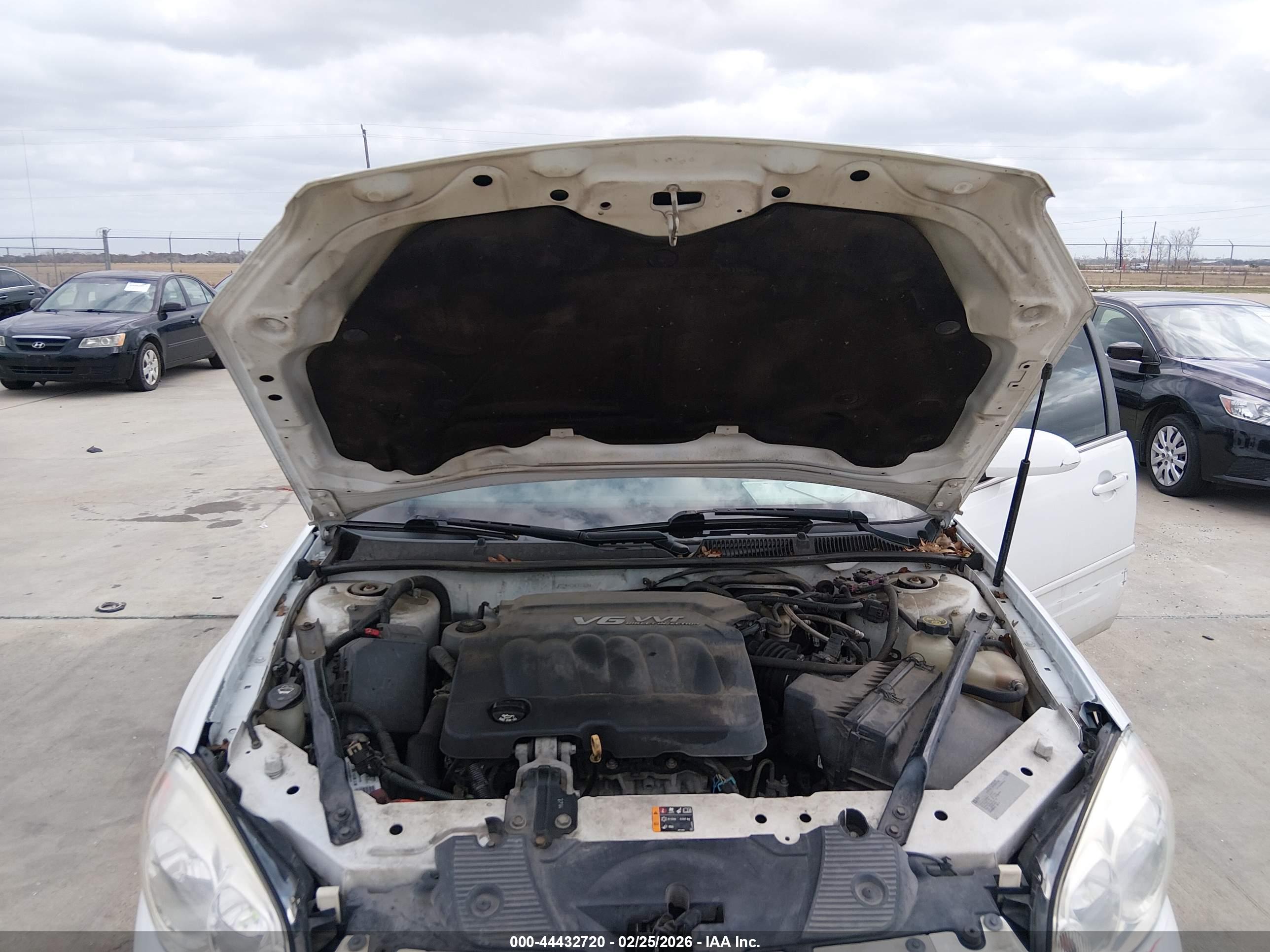 CHEVROLET IMPALA image 10