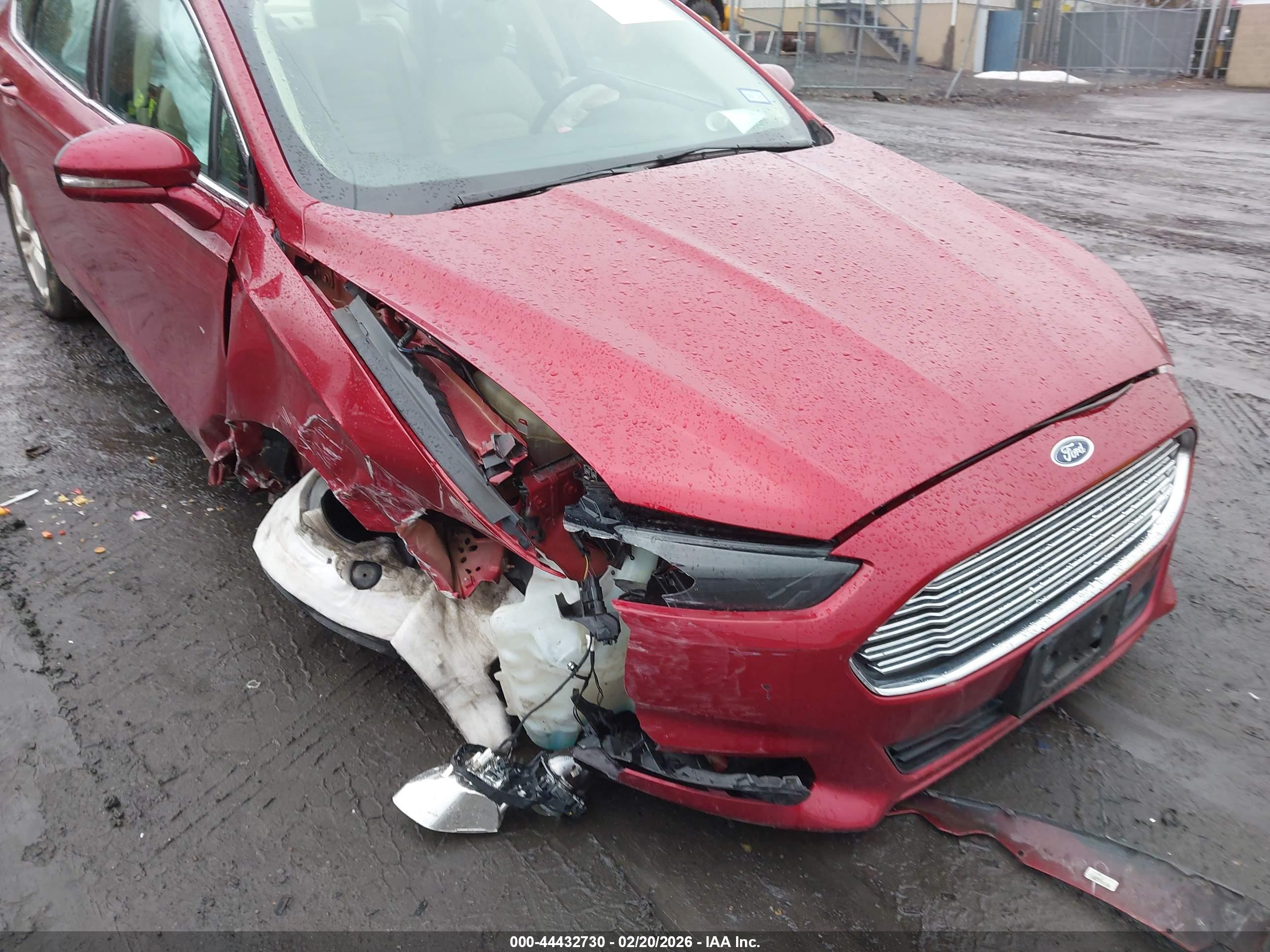 FORD FUSION image 6