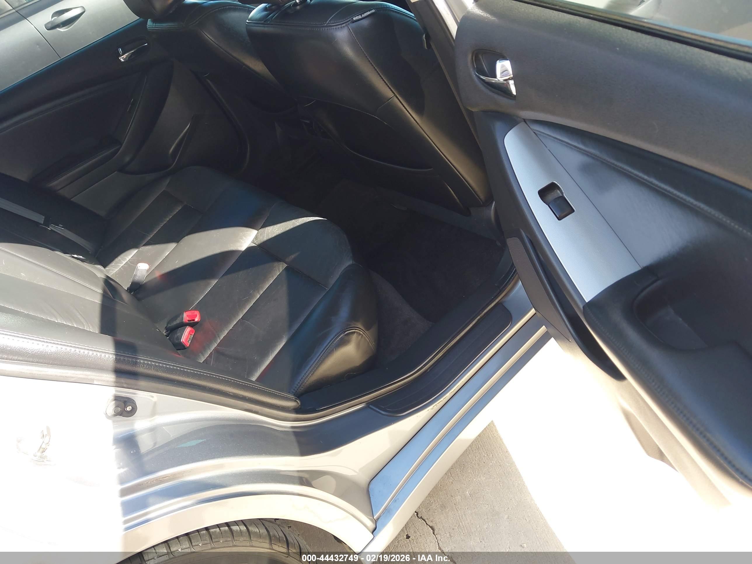 NISSAN ALTIMA image 8
