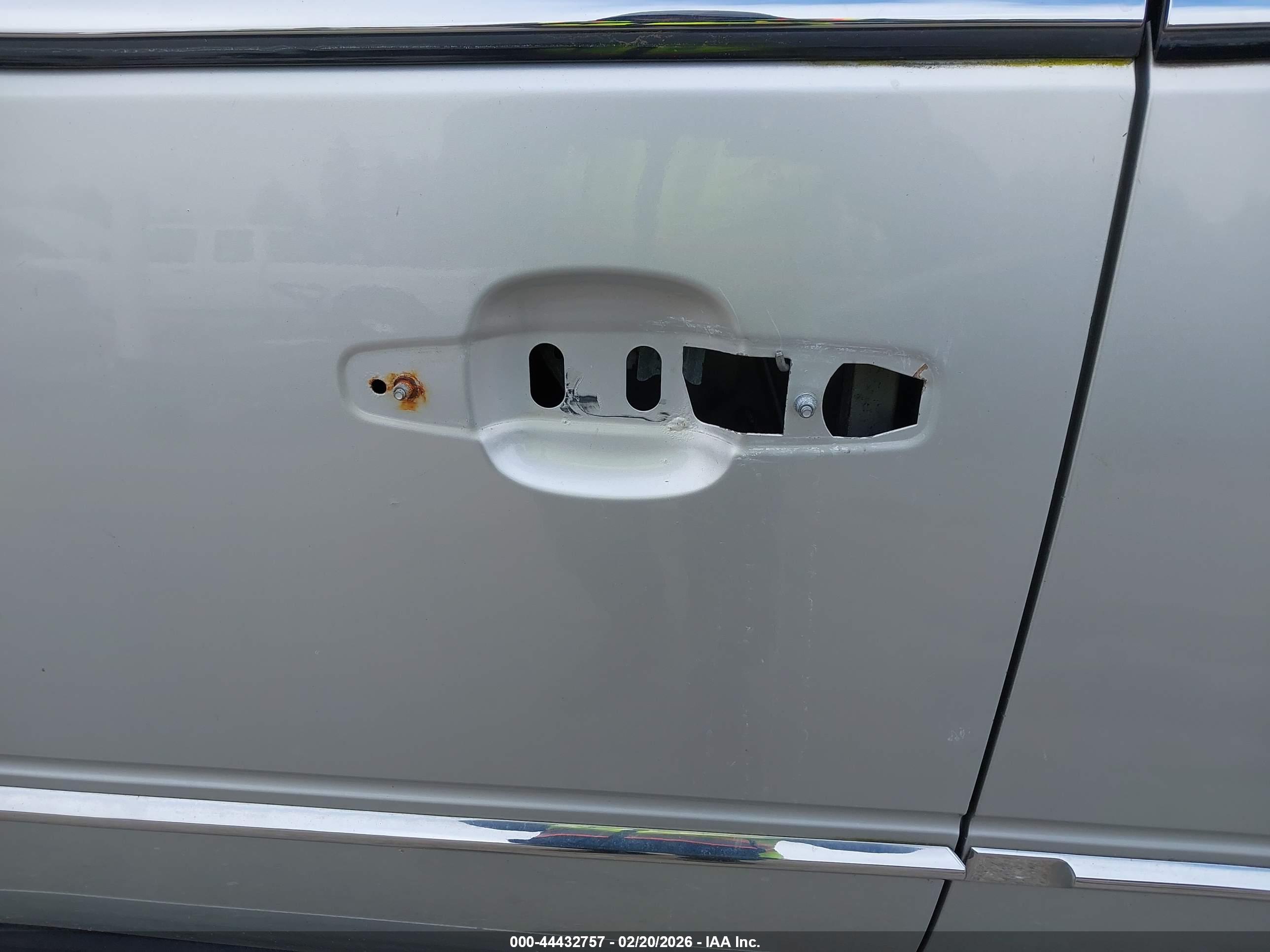 CADILLAC ESCALADE image 6
