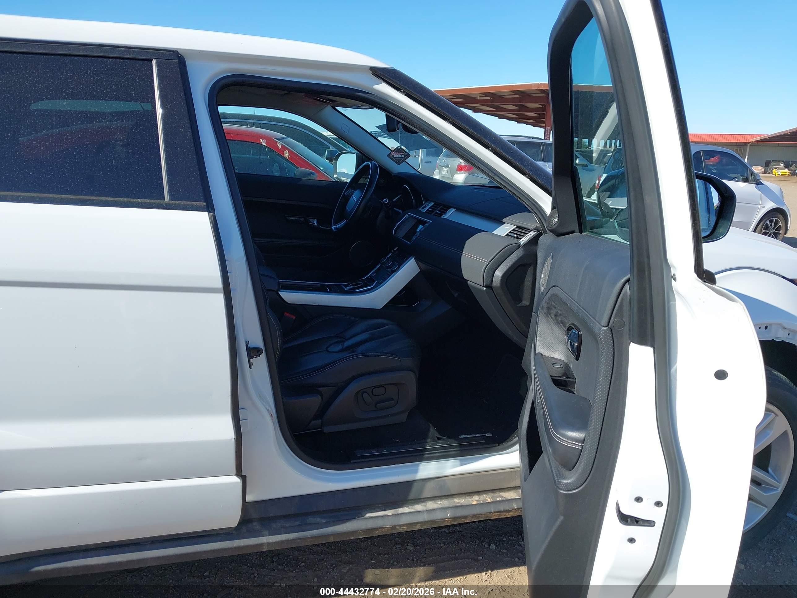 LAND ROVER image 5
