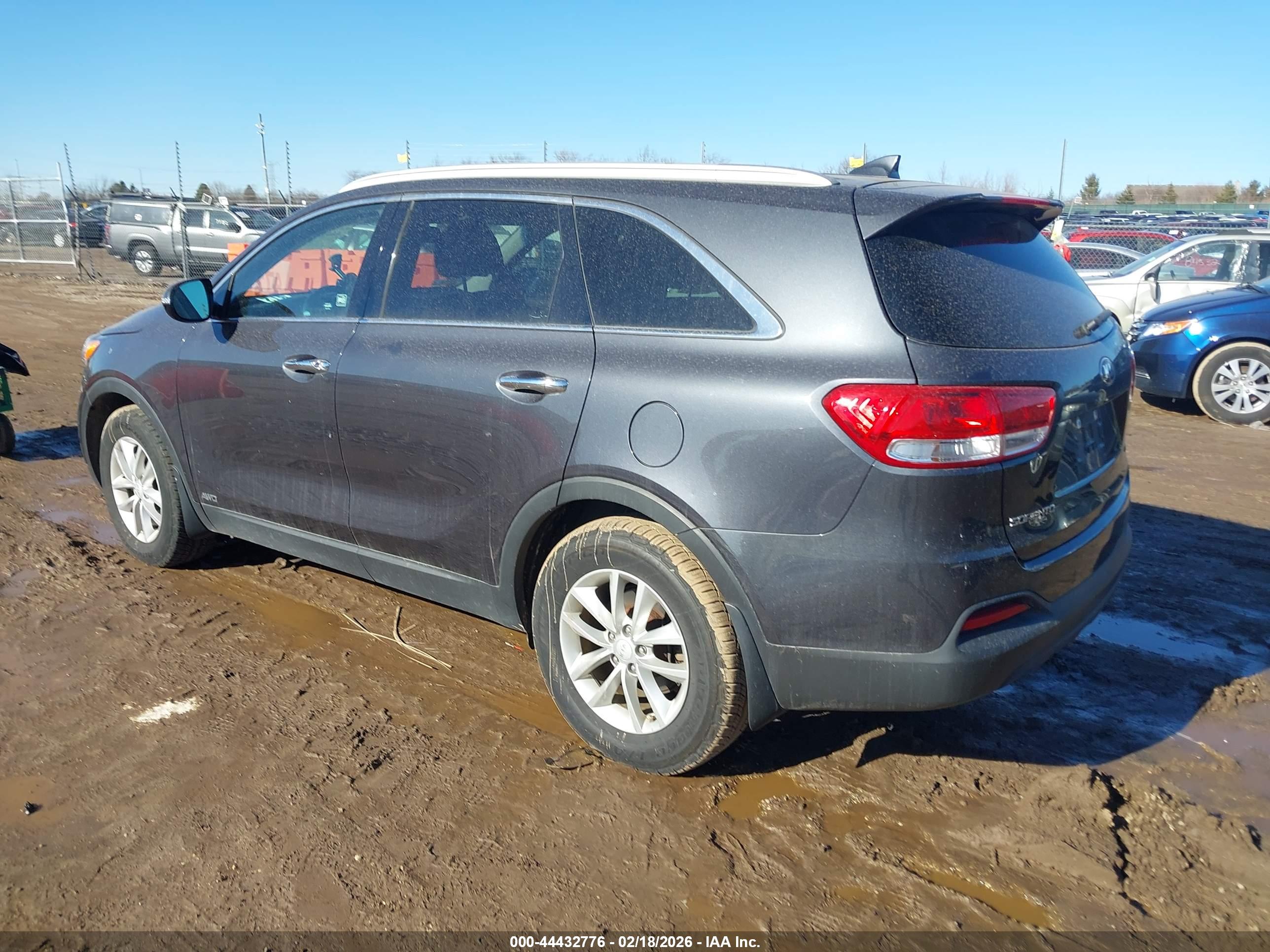 KIA SORENTO image 3