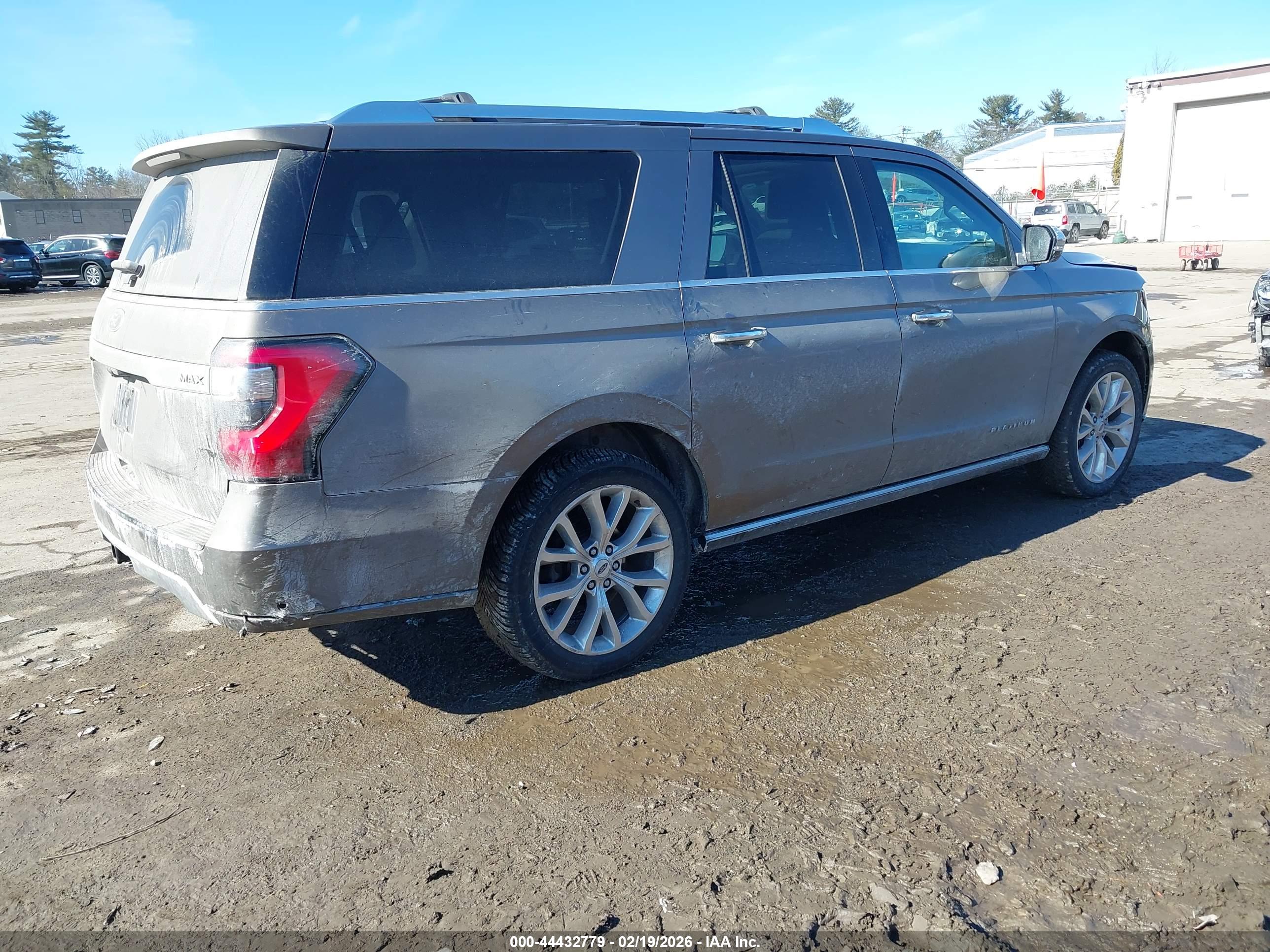 FORD EXPEDITION image 4