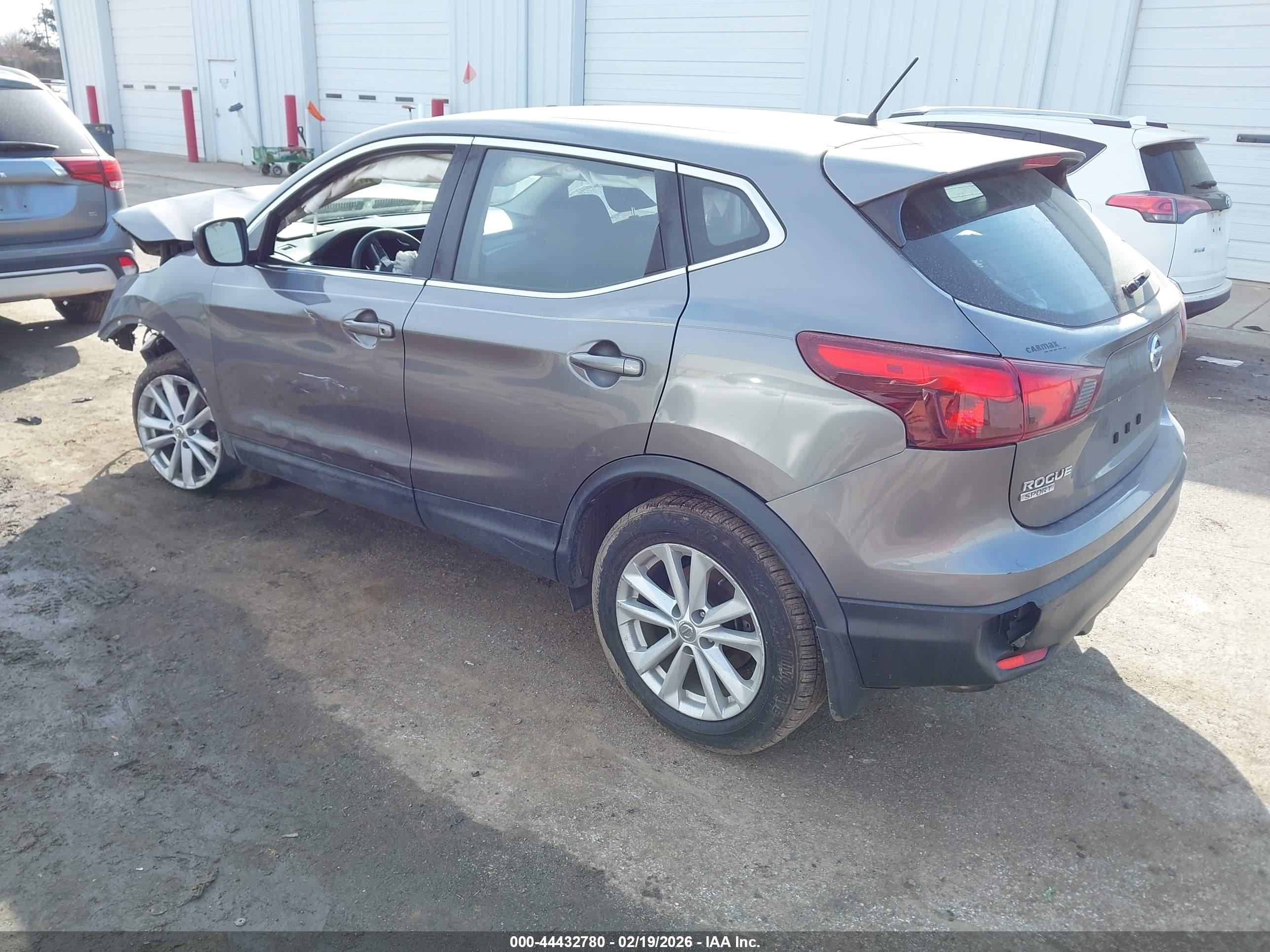 NISSAN ROGUE image 3