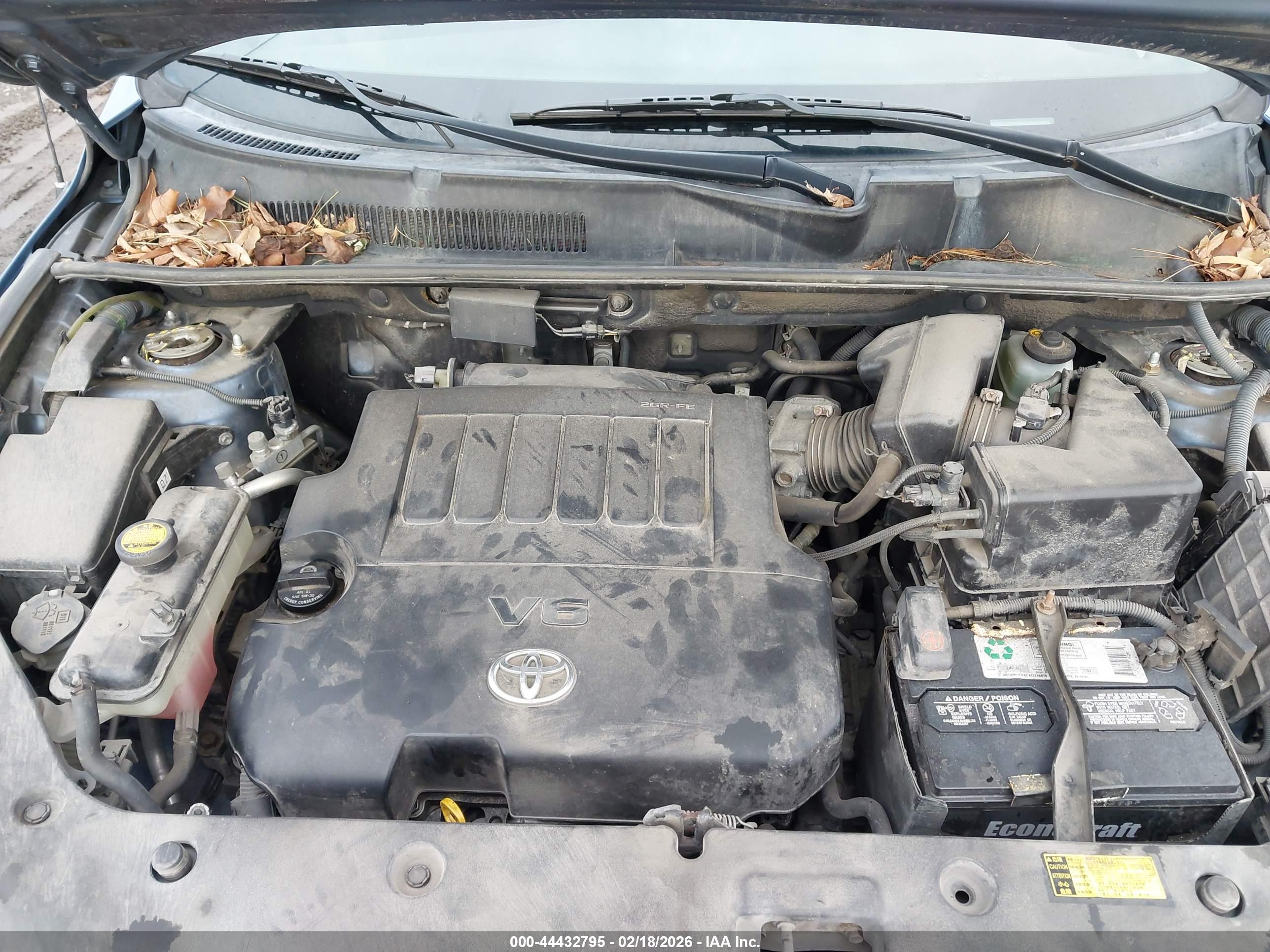 TOYOTA RAV4 image 10