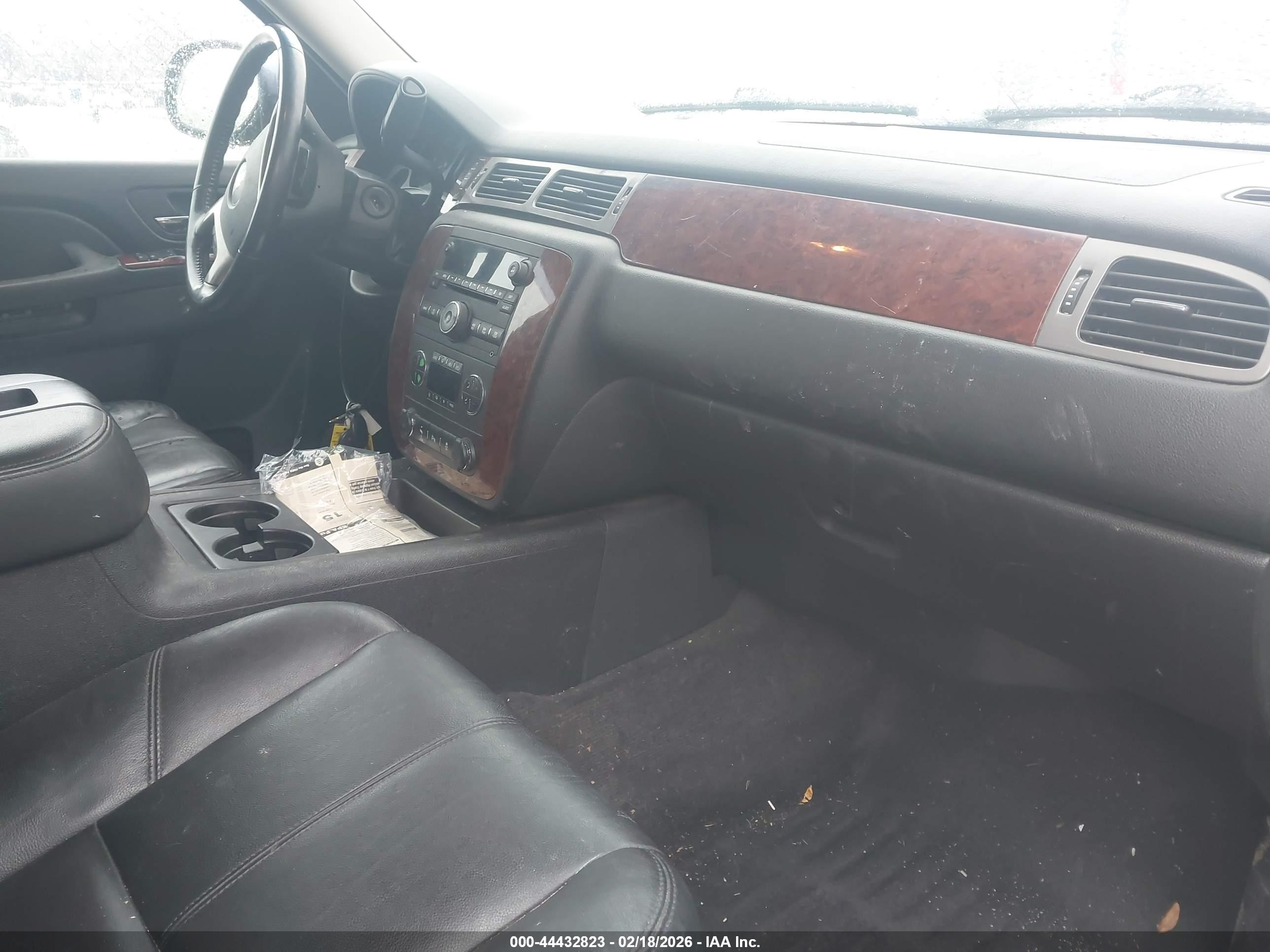 CHEVROLET AVALANCHE image 5