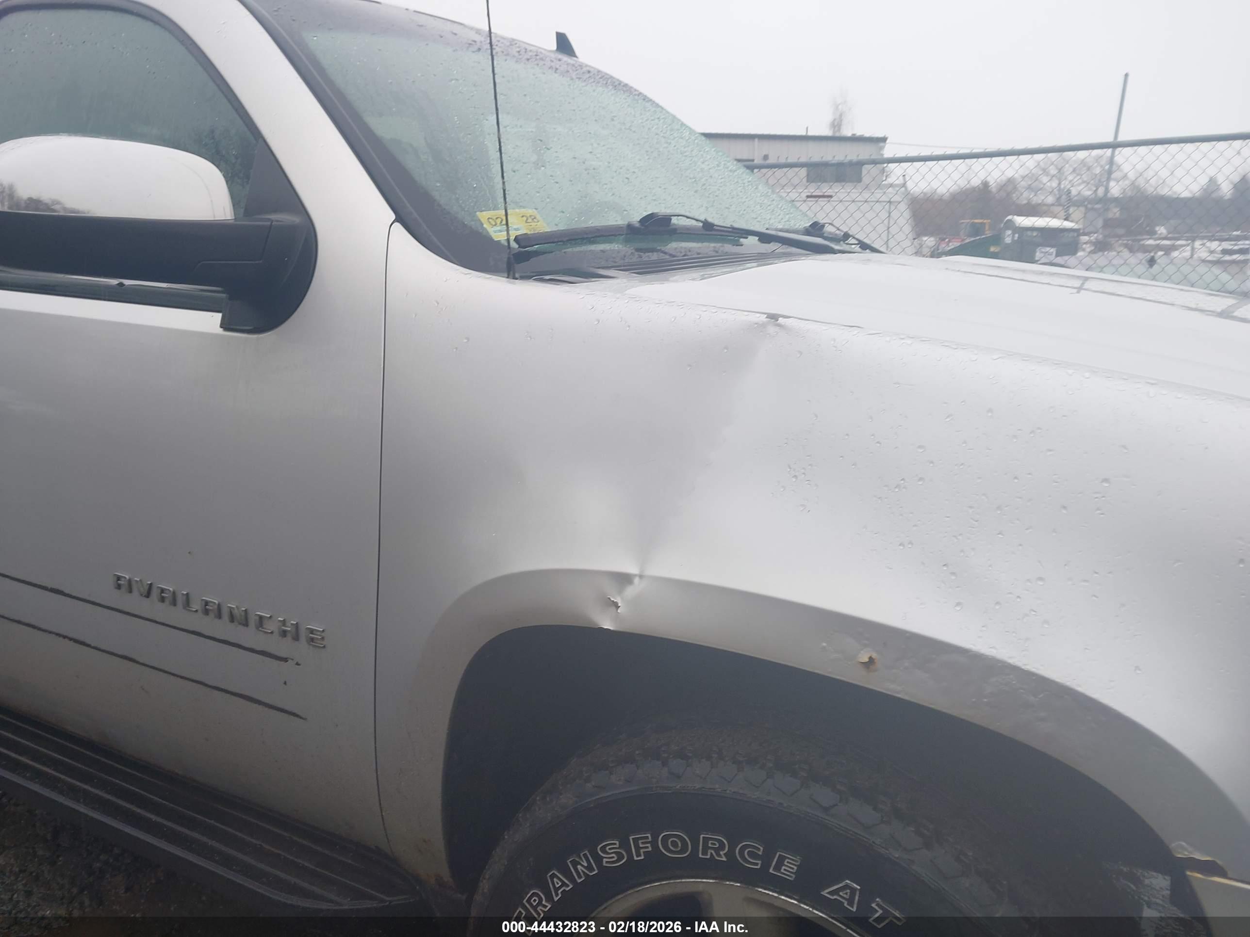 CHEVROLET AVALANCHE image 6