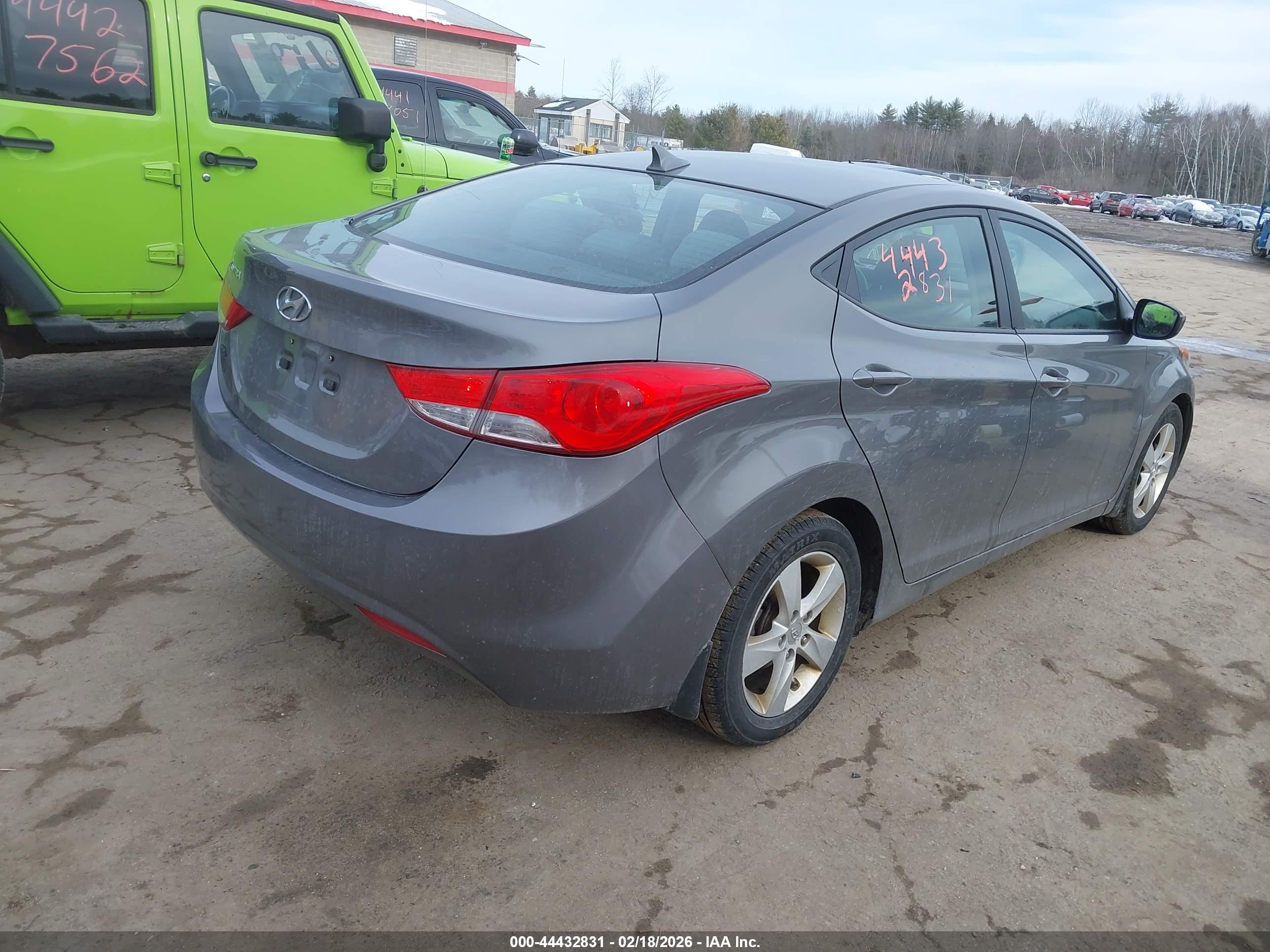 HYUNDAI ELANTRA image 4