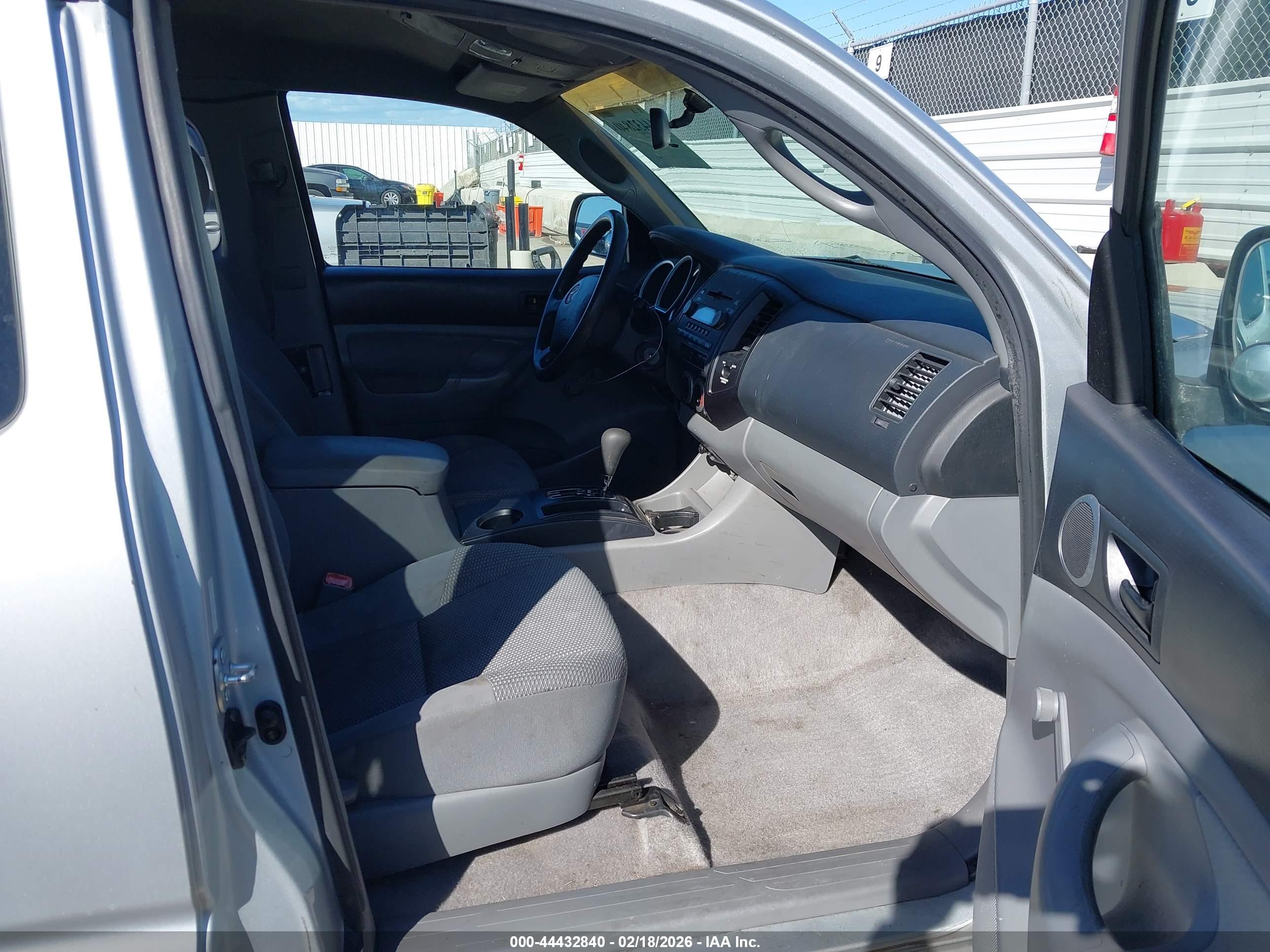 TOYOTA TACOMA image 5