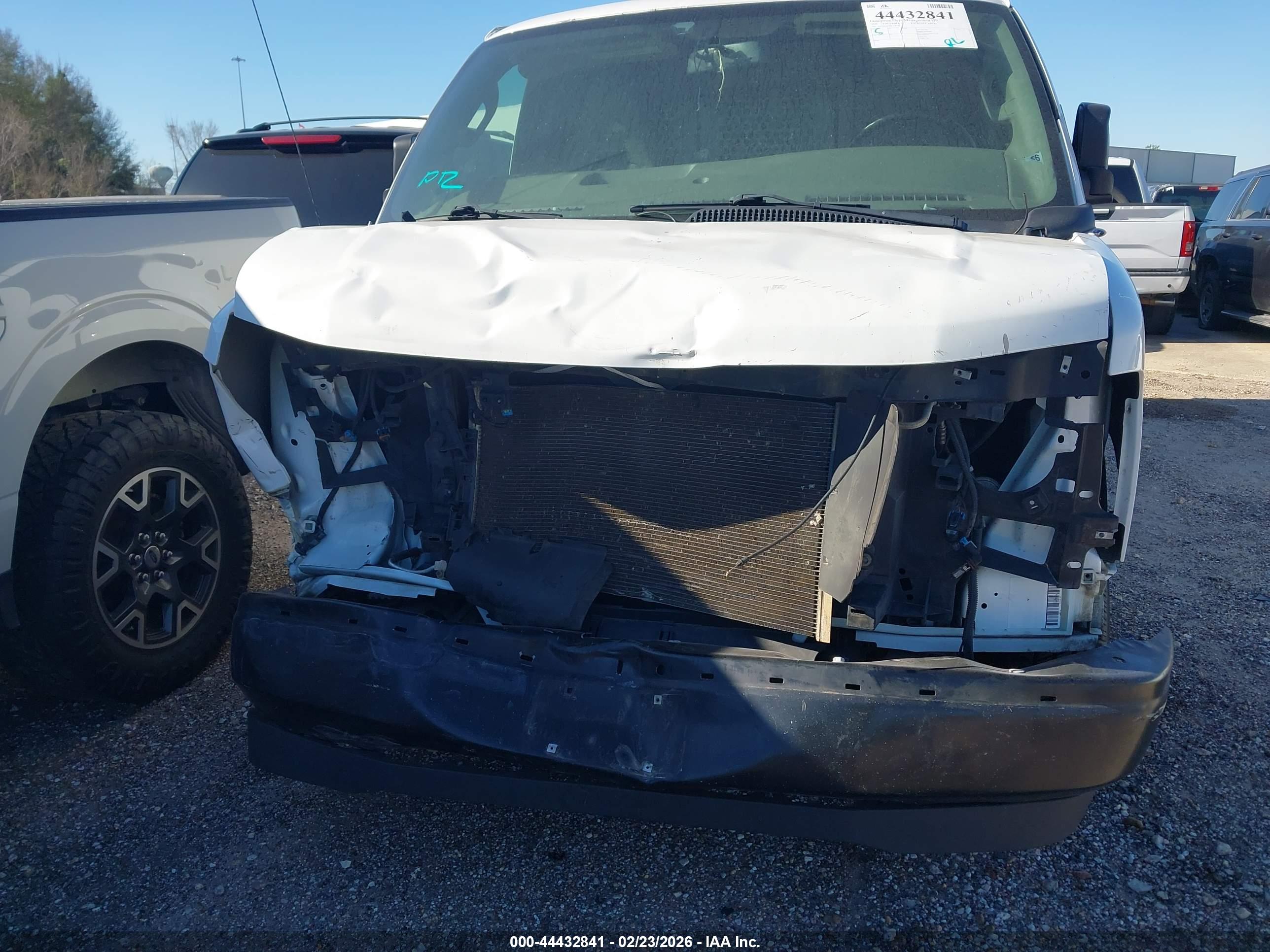 CHEVROLET EXPRESS image 6