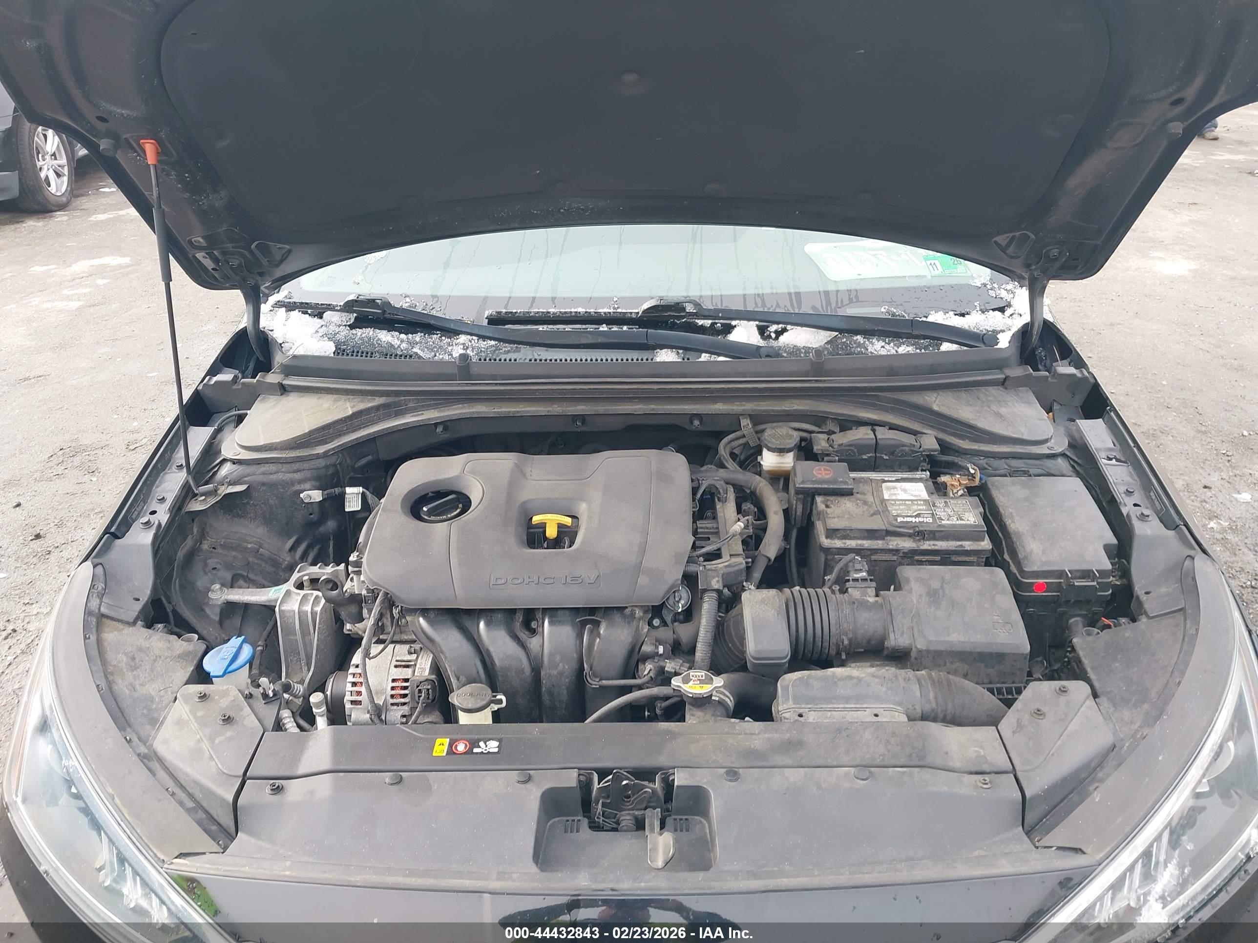 HYUNDAI ELANTRA image 10