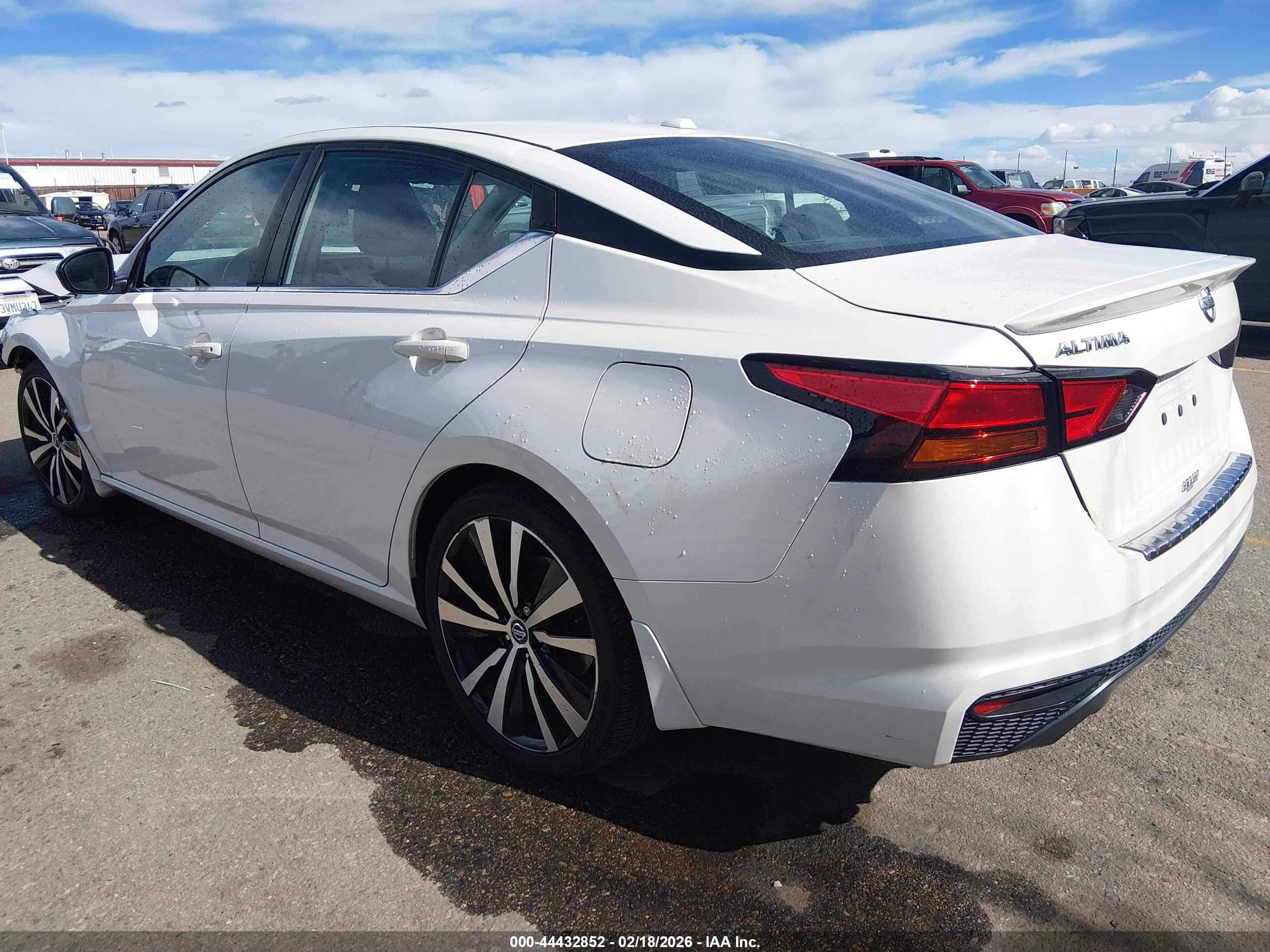 NISSAN ALTIMA image 3