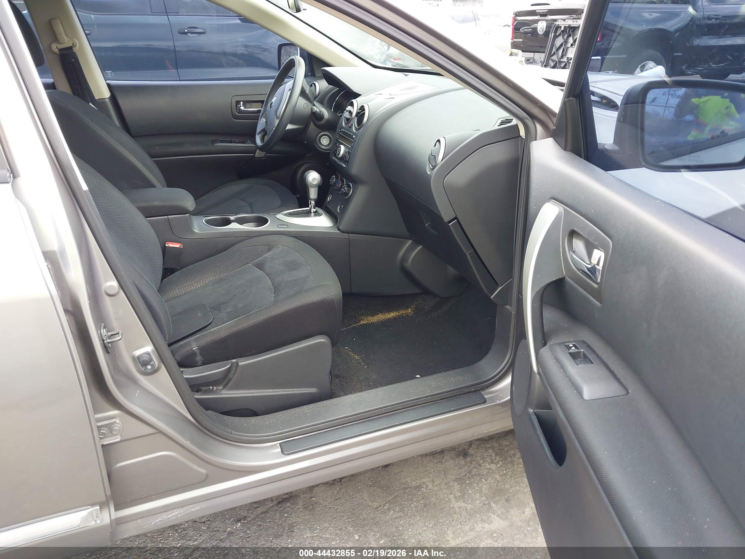NISSAN ROGUE image 5