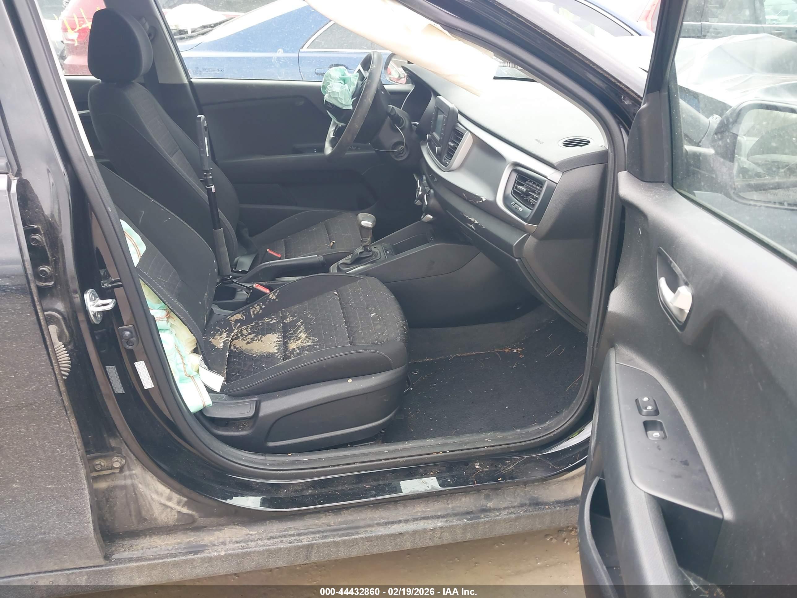 KIA RIO image 5