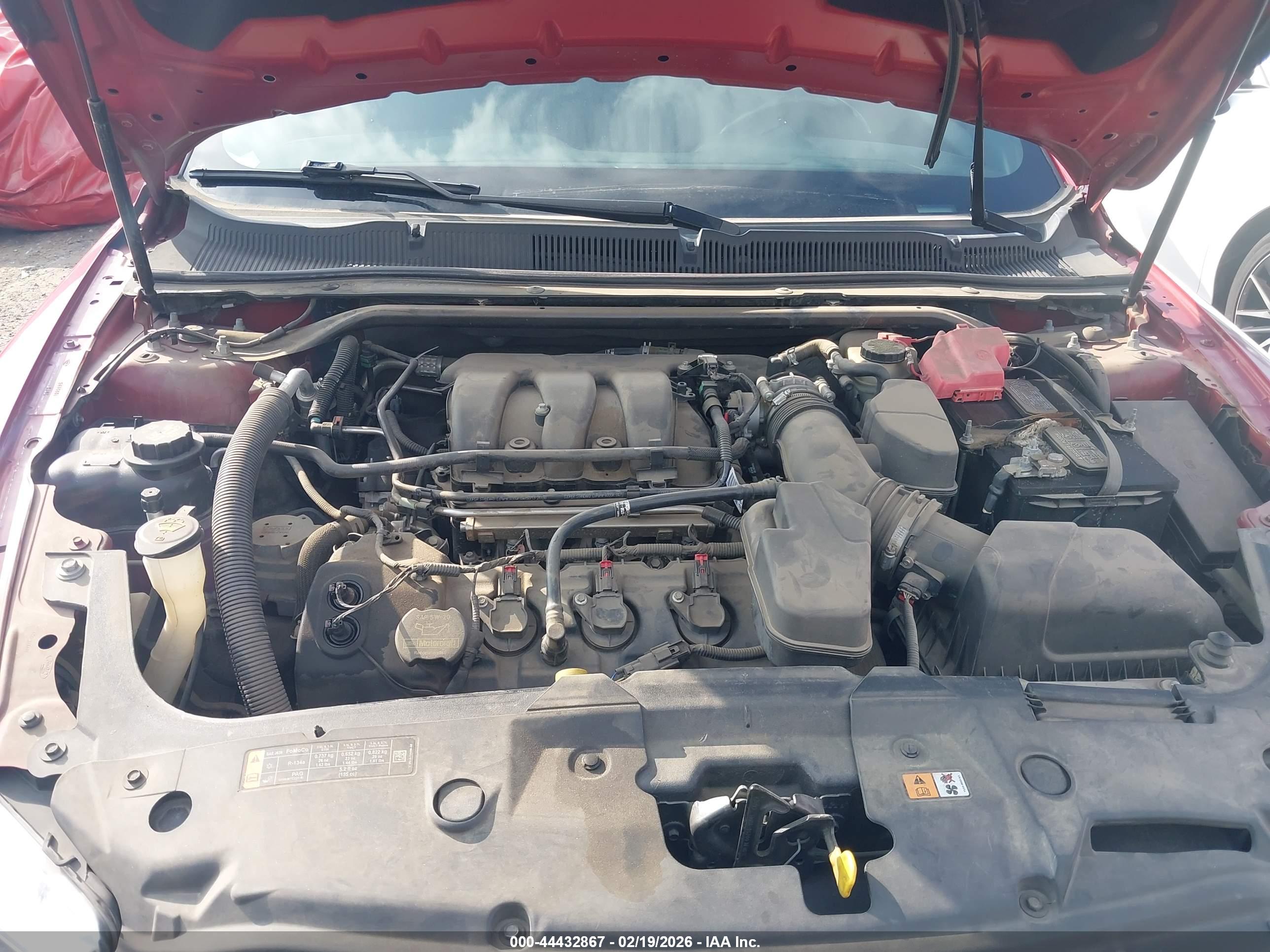 FORD TAURUS image 10