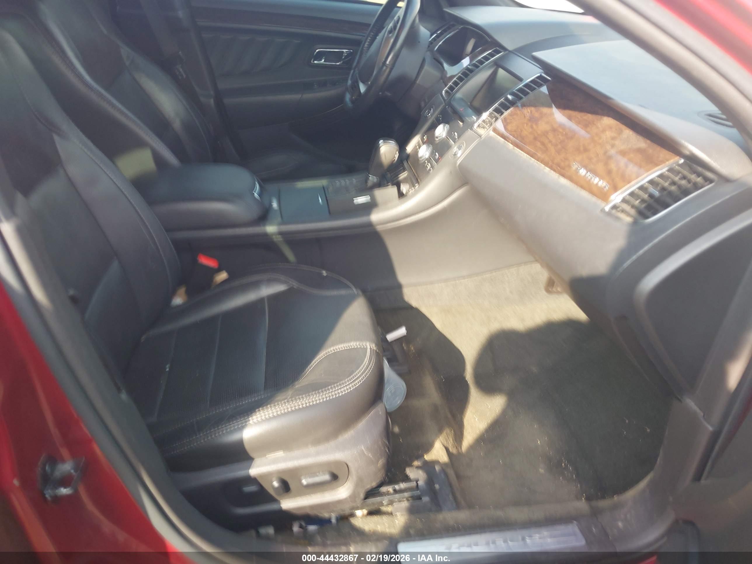 FORD TAURUS image 5