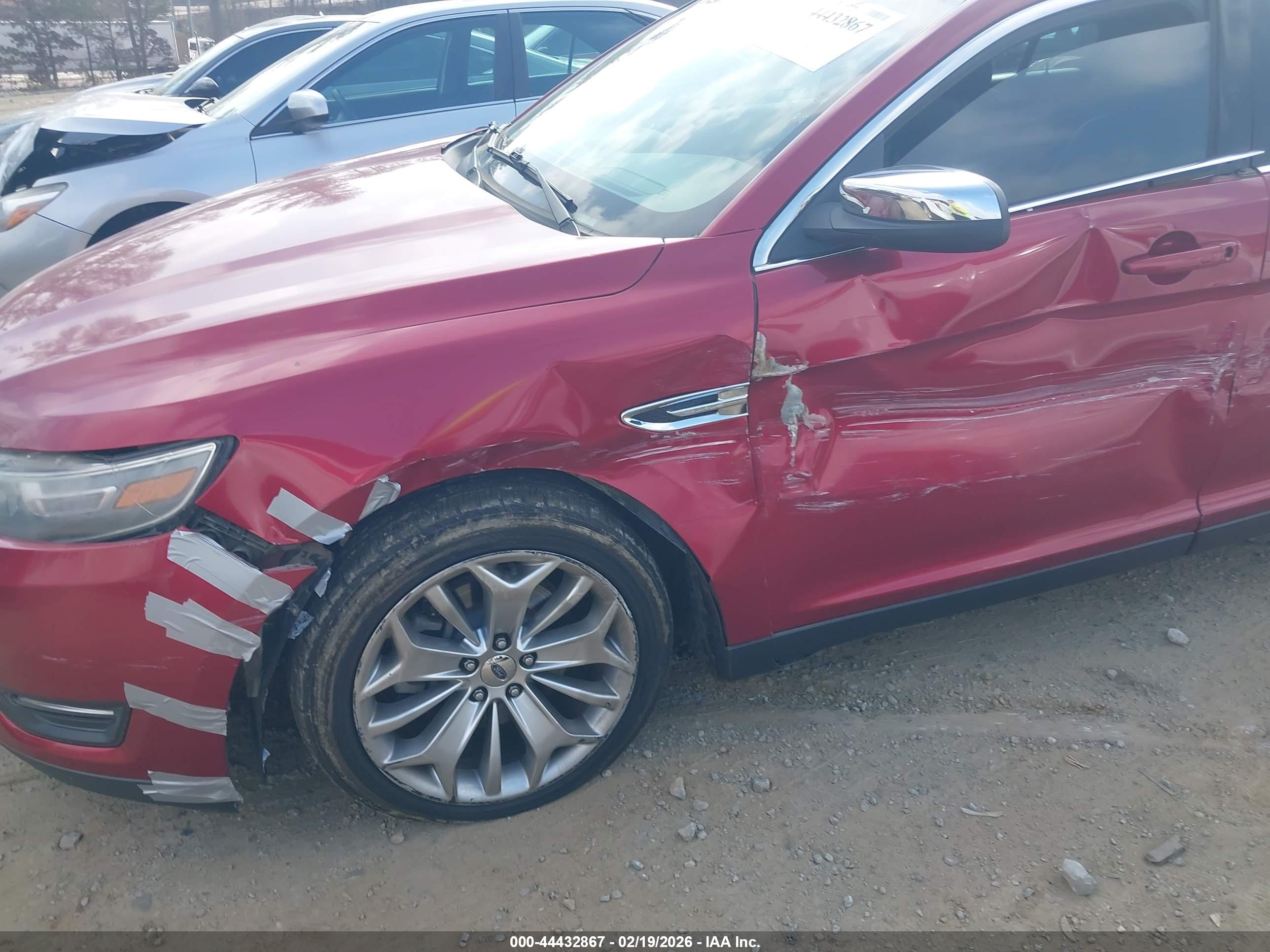FORD TAURUS image 6