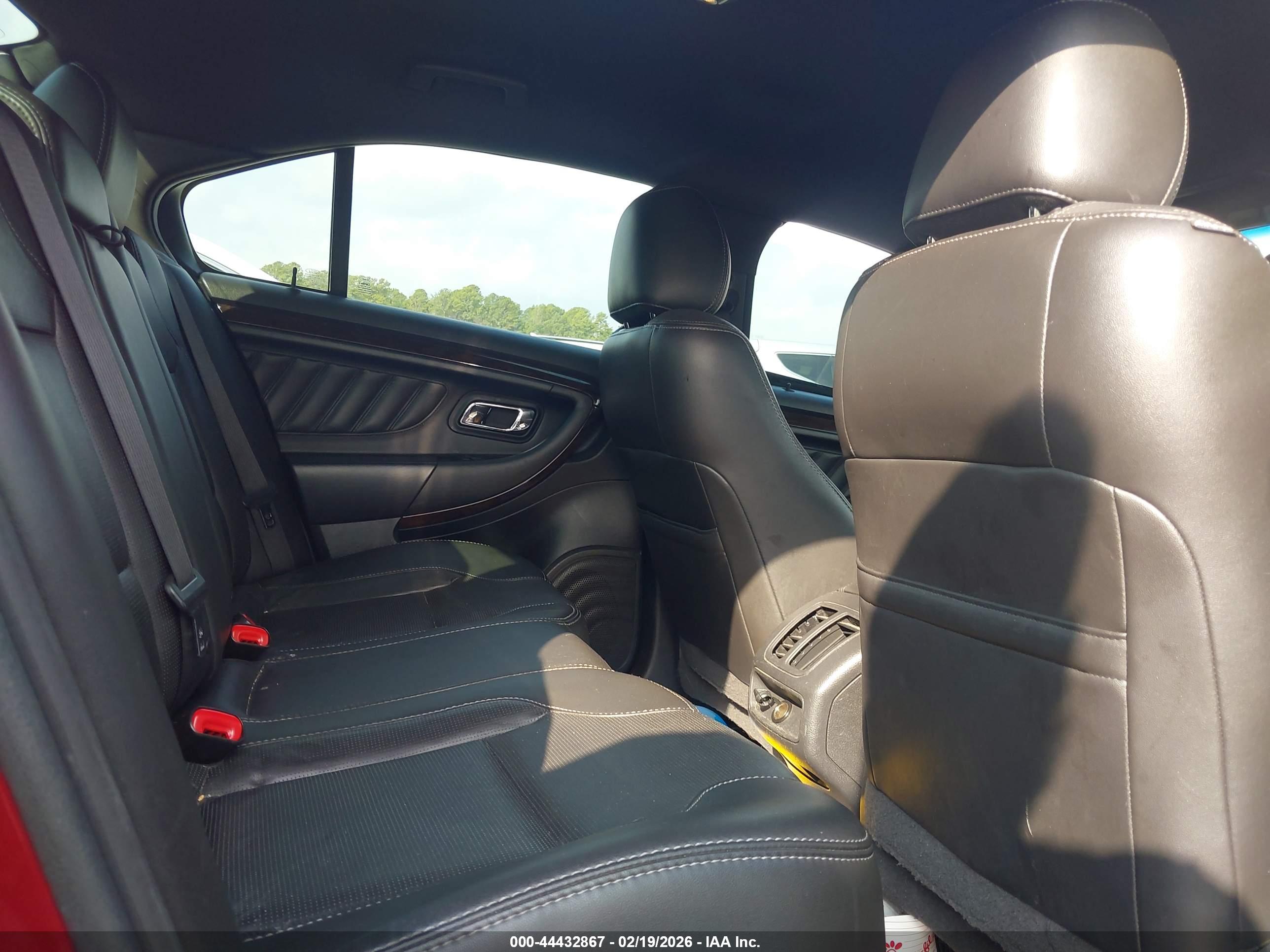 FORD TAURUS image 8