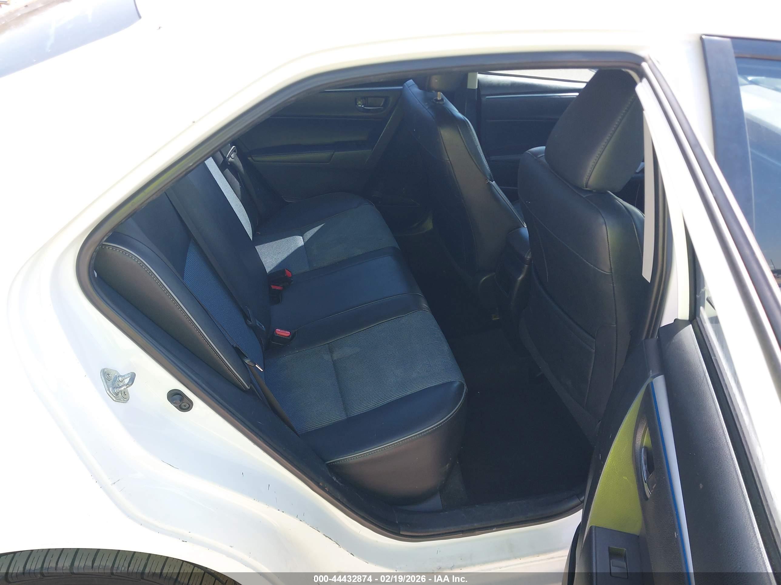 TOYOTA COROLLA image 8