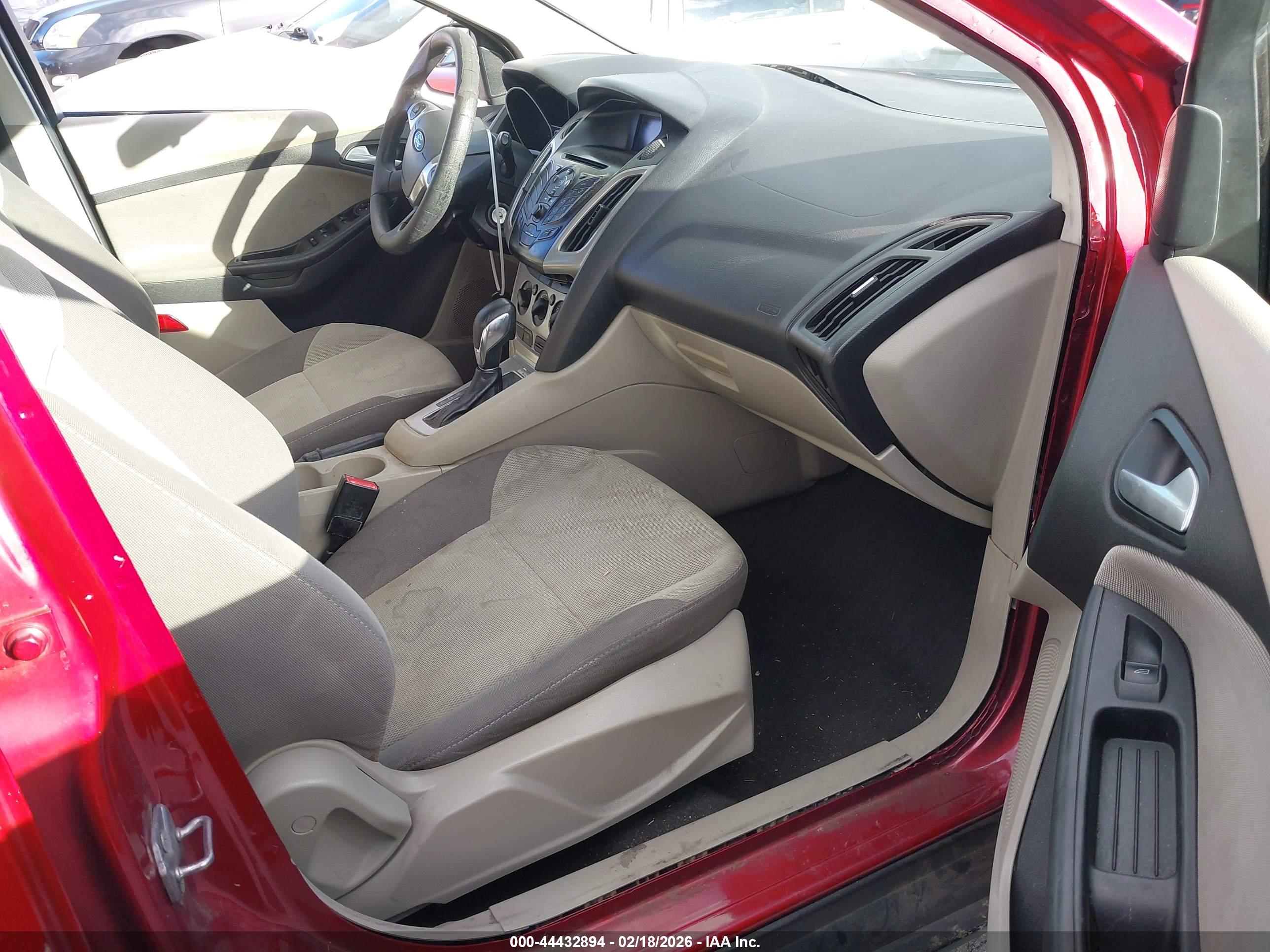 FORD FOCUS image 5