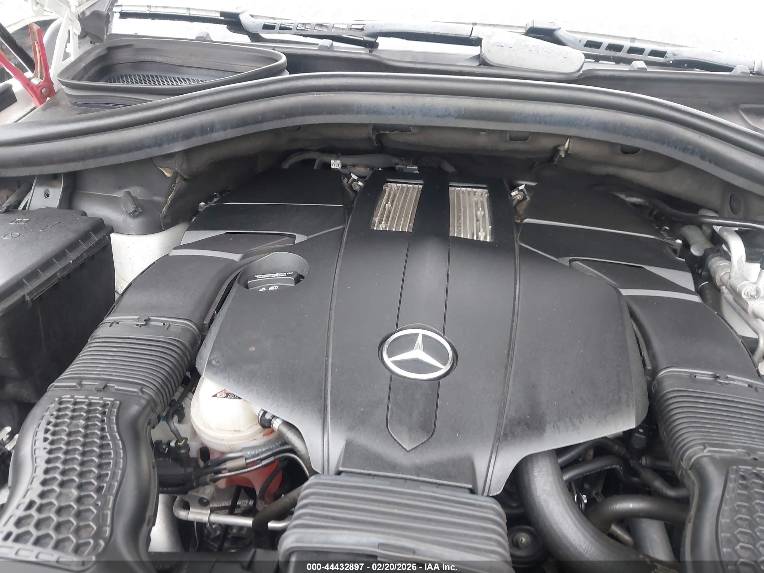 MERCEDES-BENZ GLS image 10
