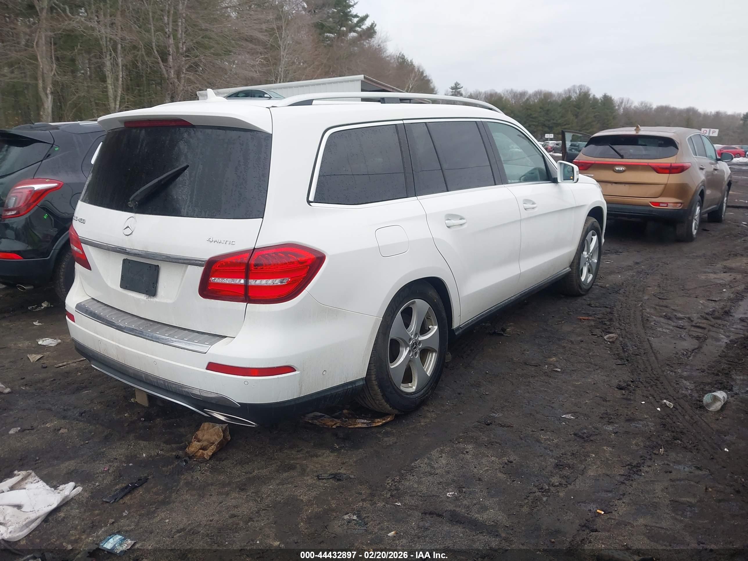 MERCEDES-BENZ GLS image 4
