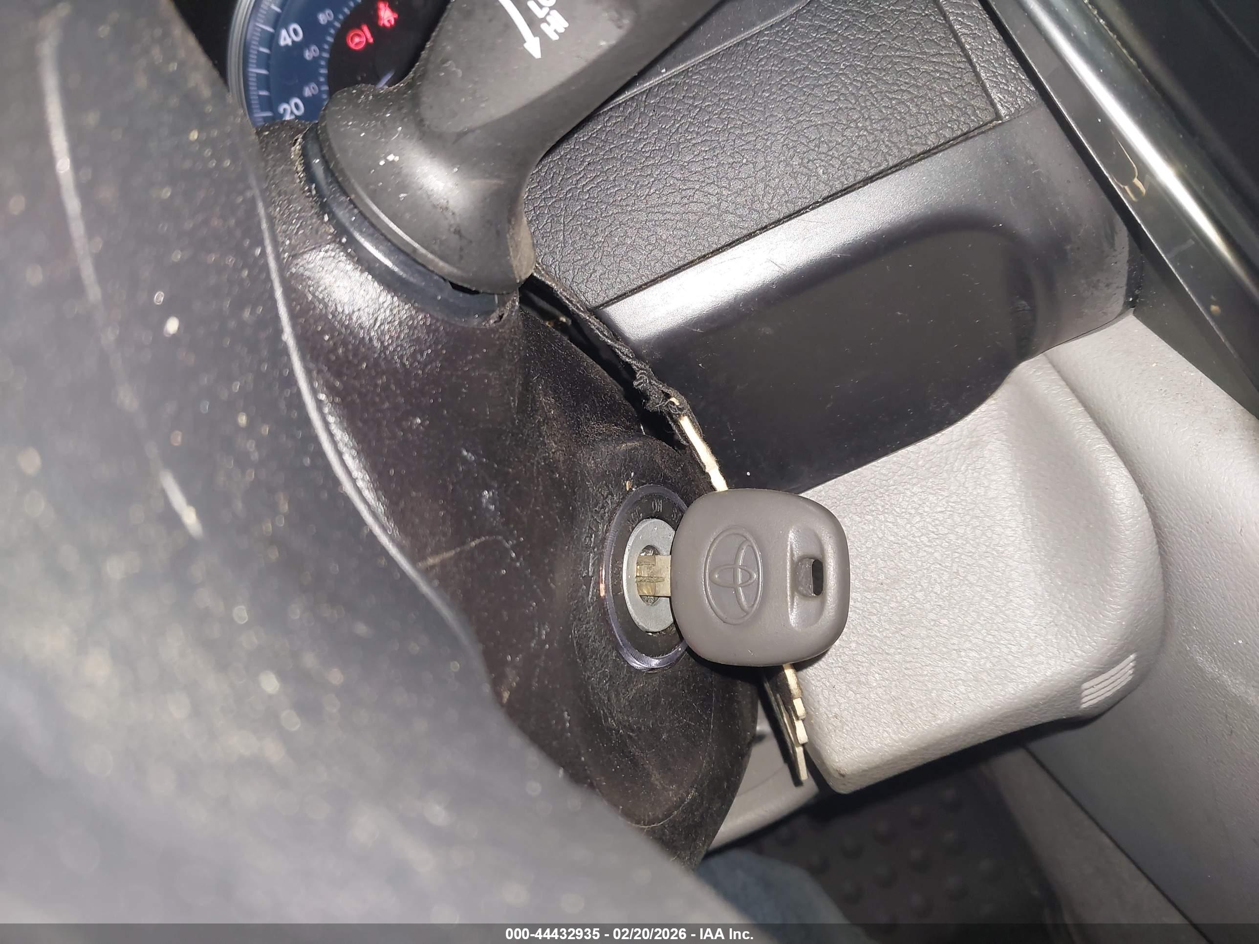 TOYOTA CAMRY image 11