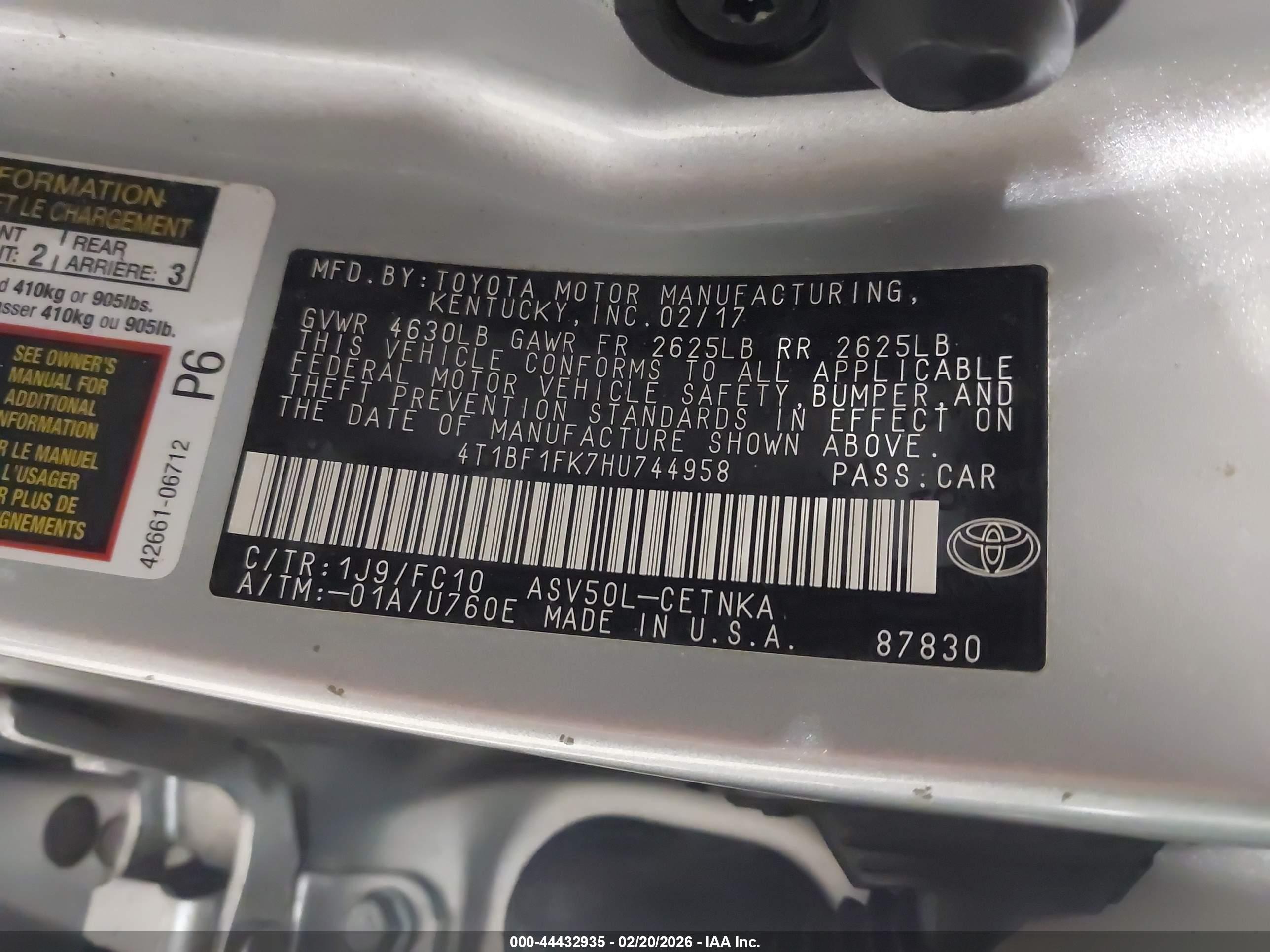 TOYOTA CAMRY image 9