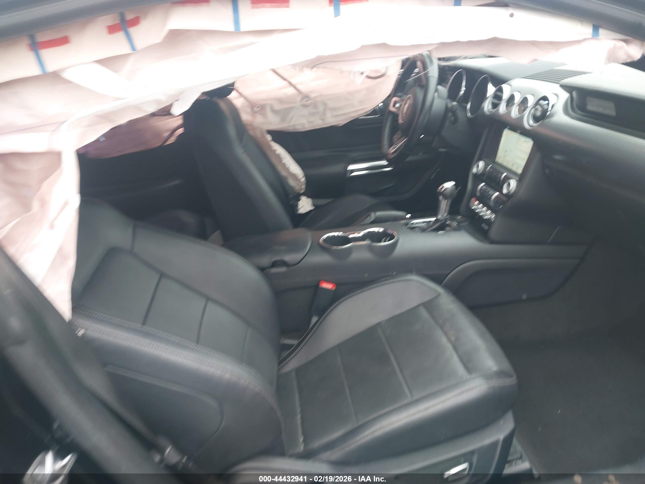FORD MUSTANG image 5