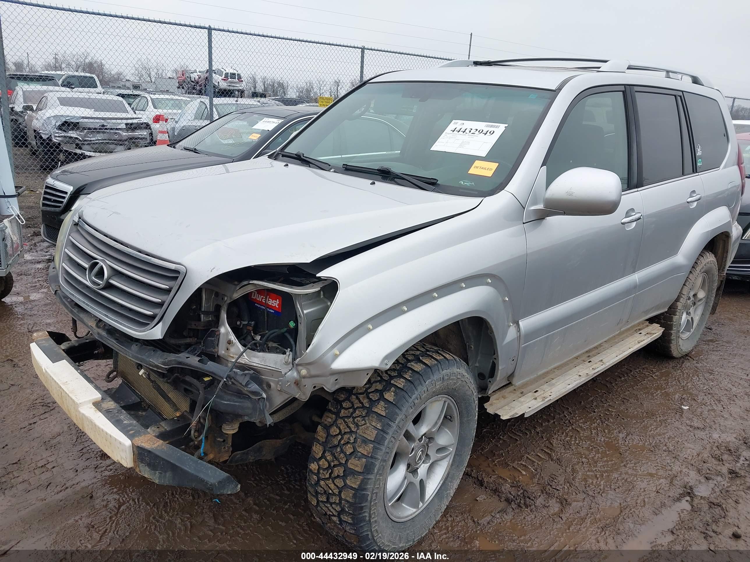 LEXUS GX image 2