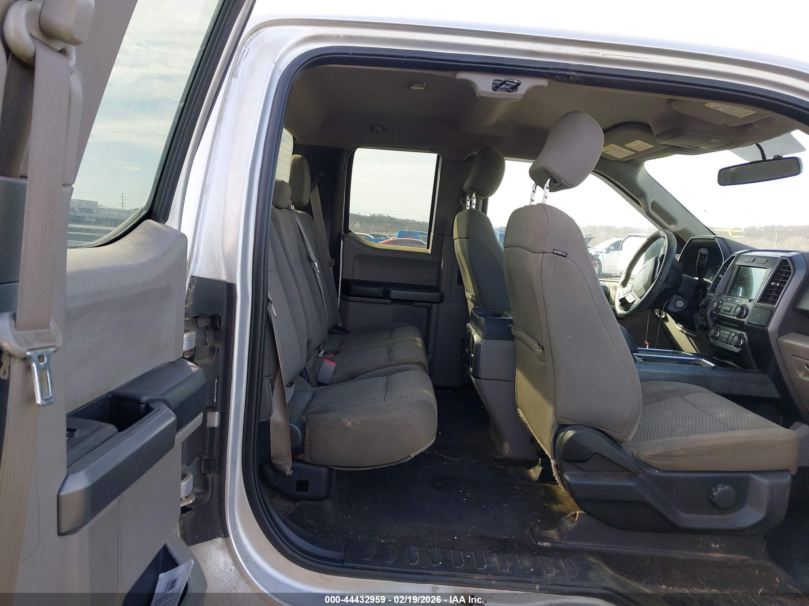 FORD F-150 image 8