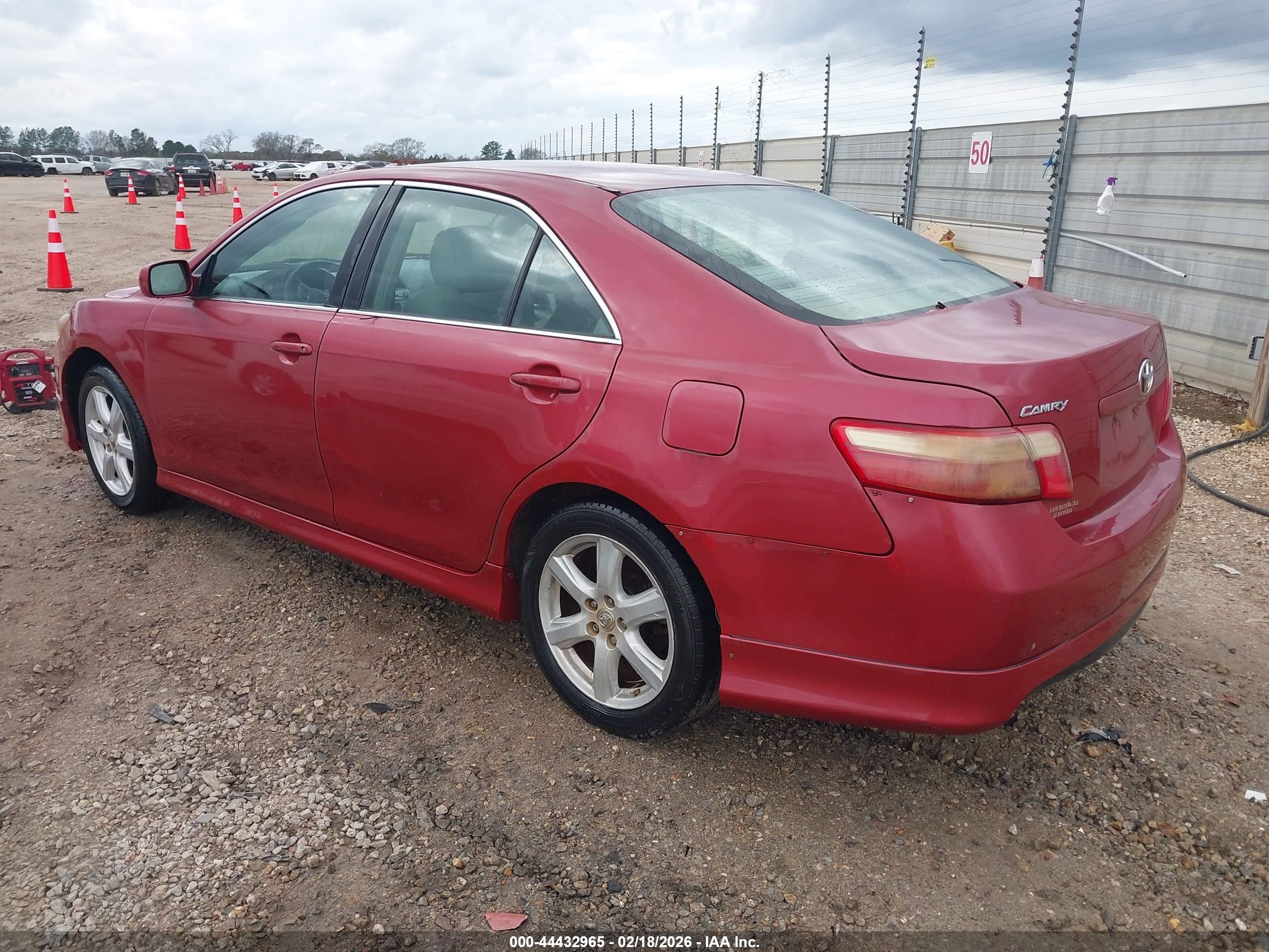 TOYOTA CAMRY image 3