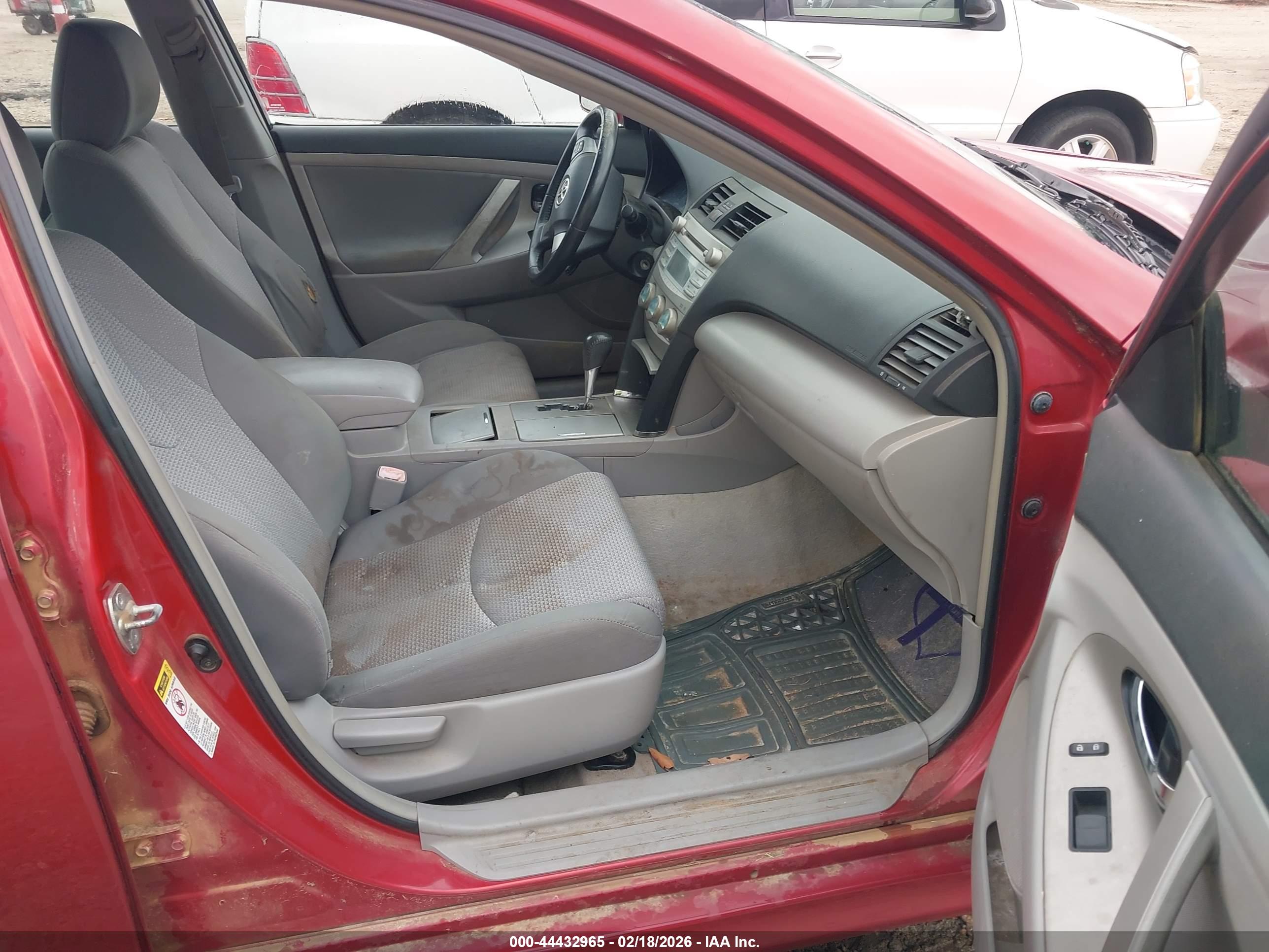 TOYOTA CAMRY image 5