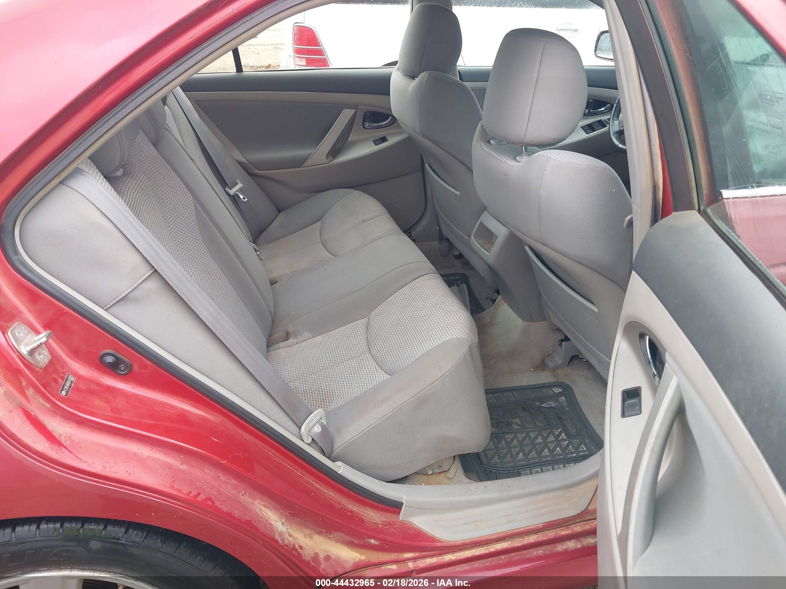 TOYOTA CAMRY image 8