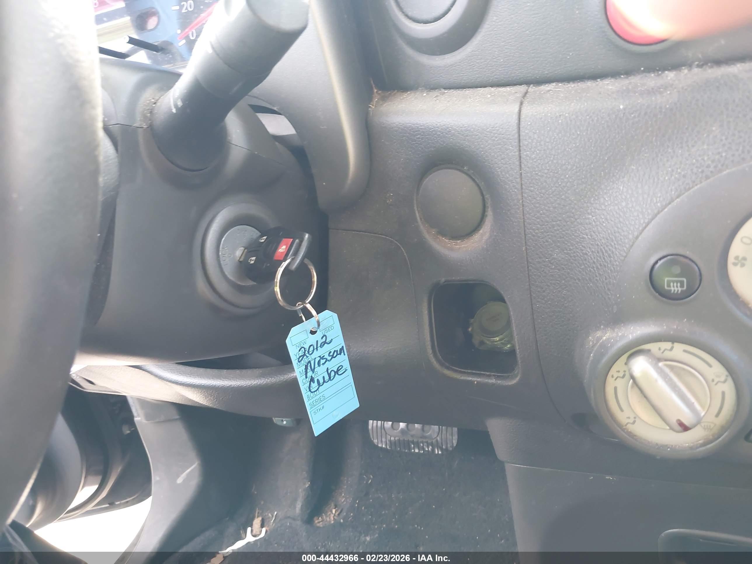 NISSAN CUBE image 11