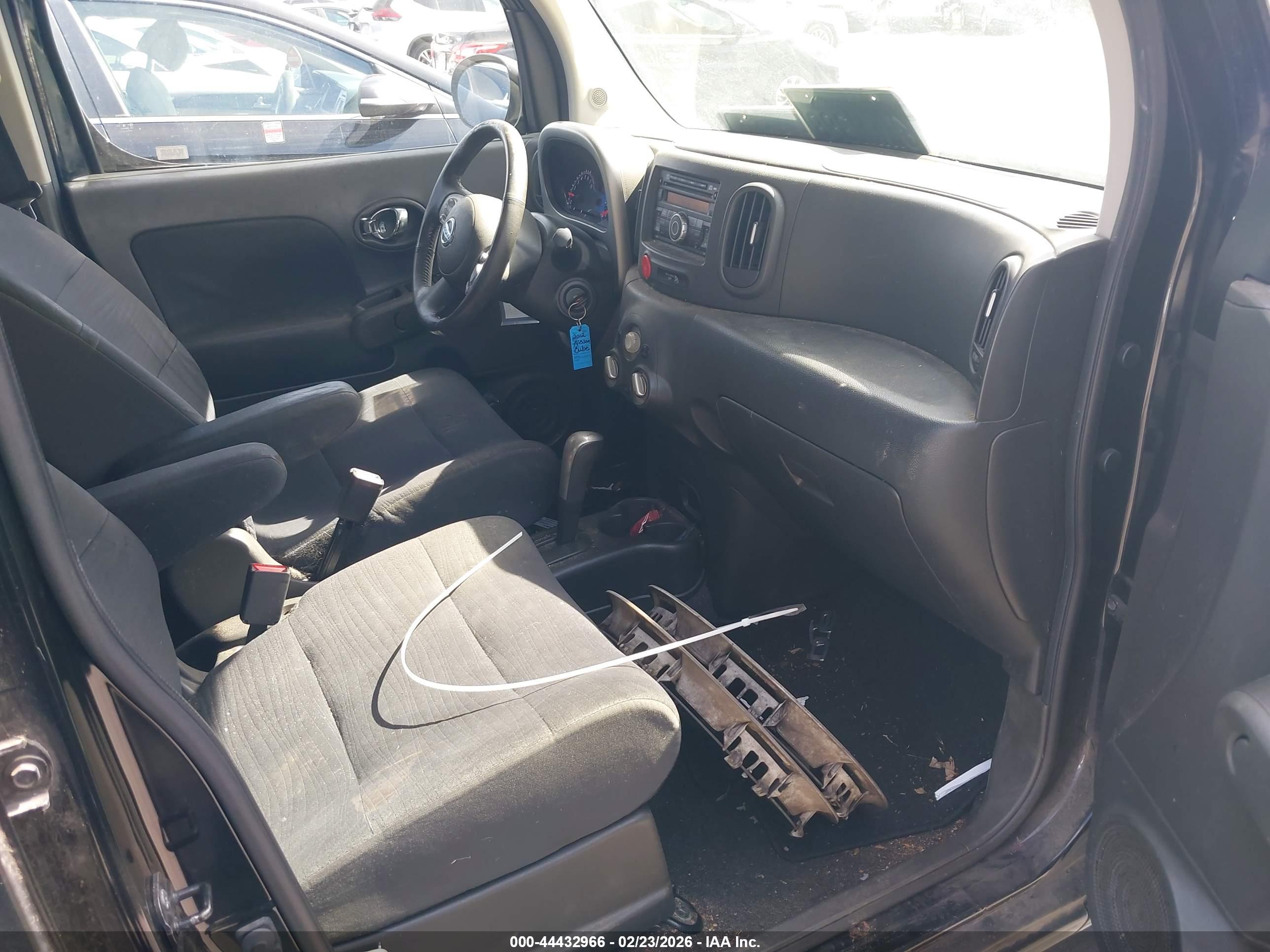 NISSAN CUBE image 5