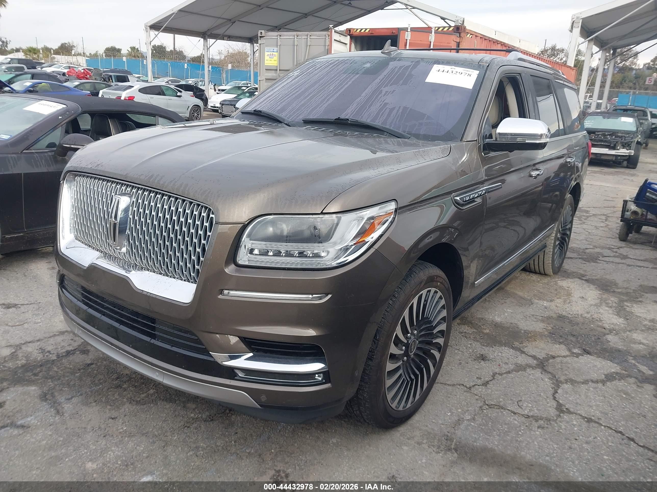 LINCOLN NAVIGATOR image 2