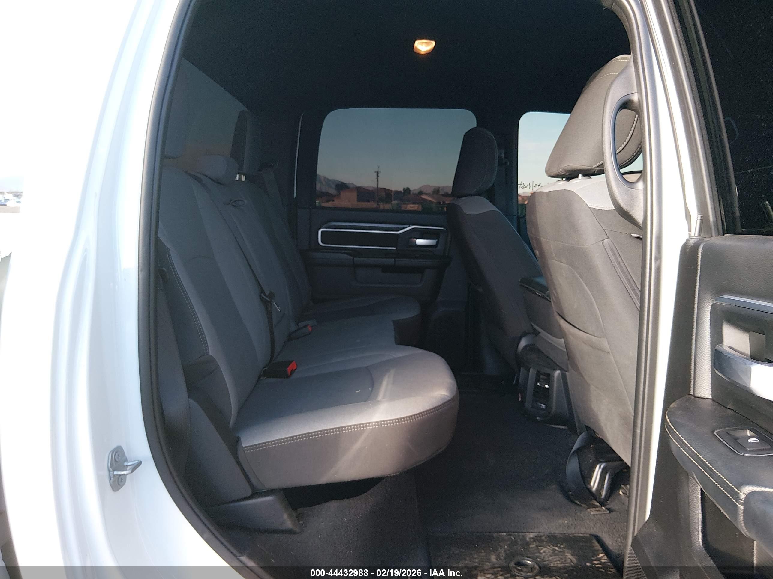 RAM 2500 image 8