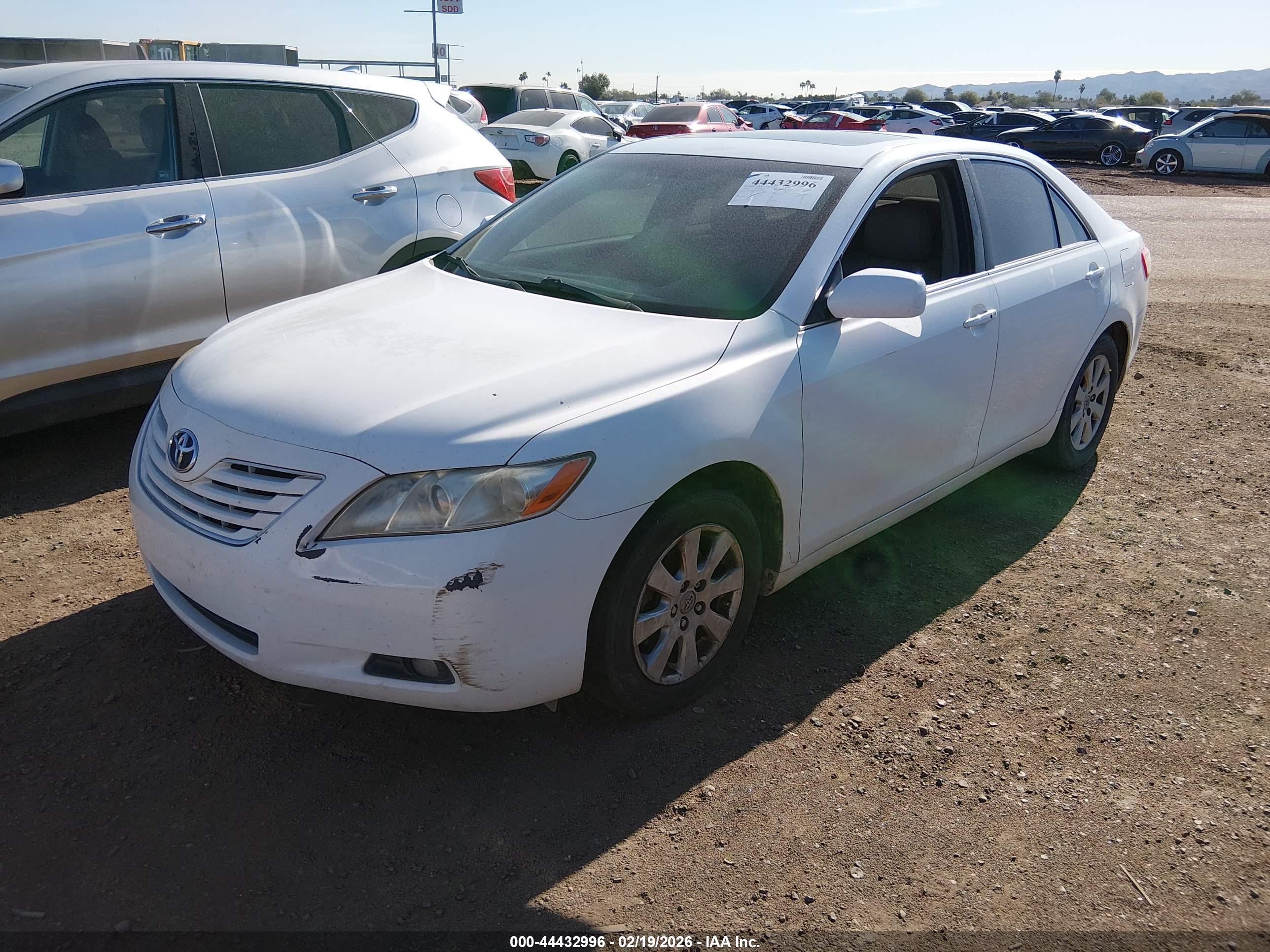 TOYOTA CAMRY image 2
