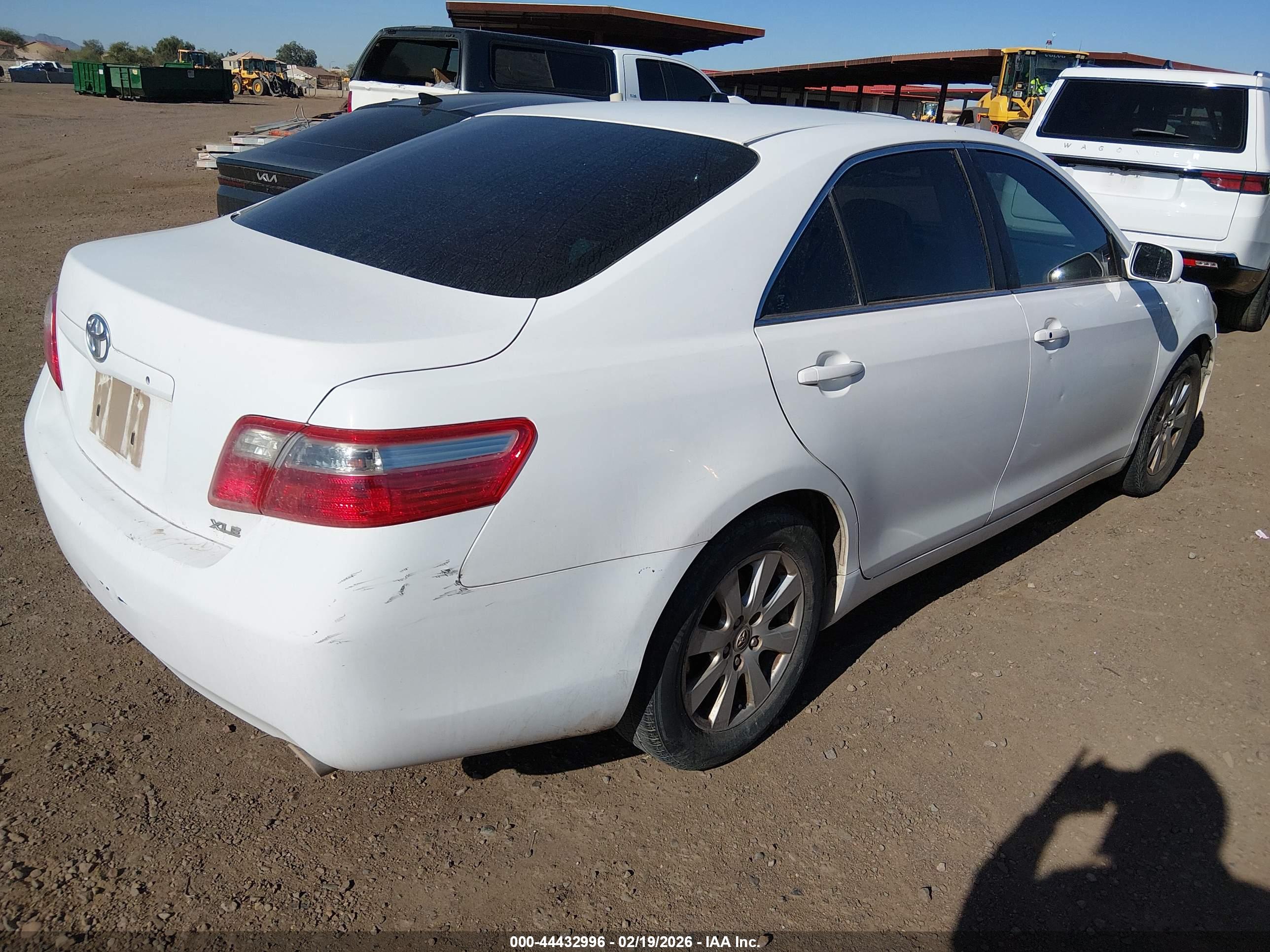 TOYOTA CAMRY image 4