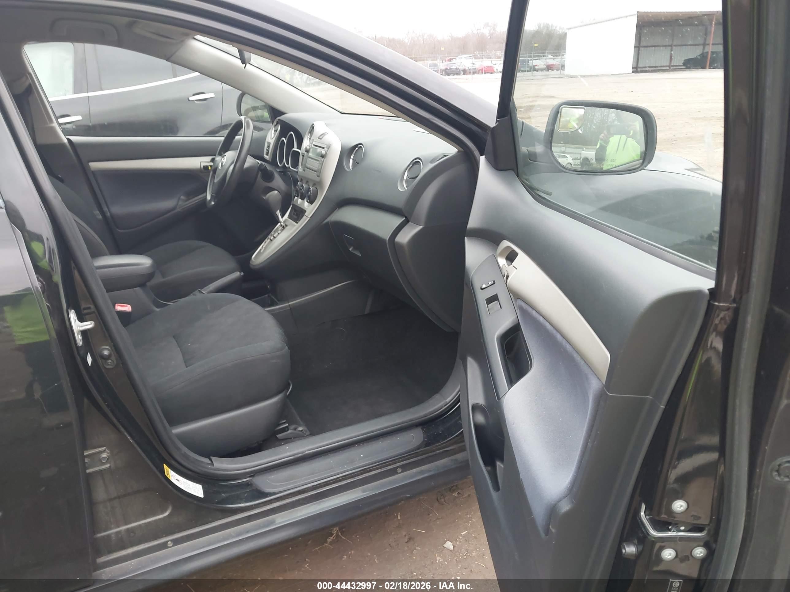 TOYOTA MATRIX image 5
