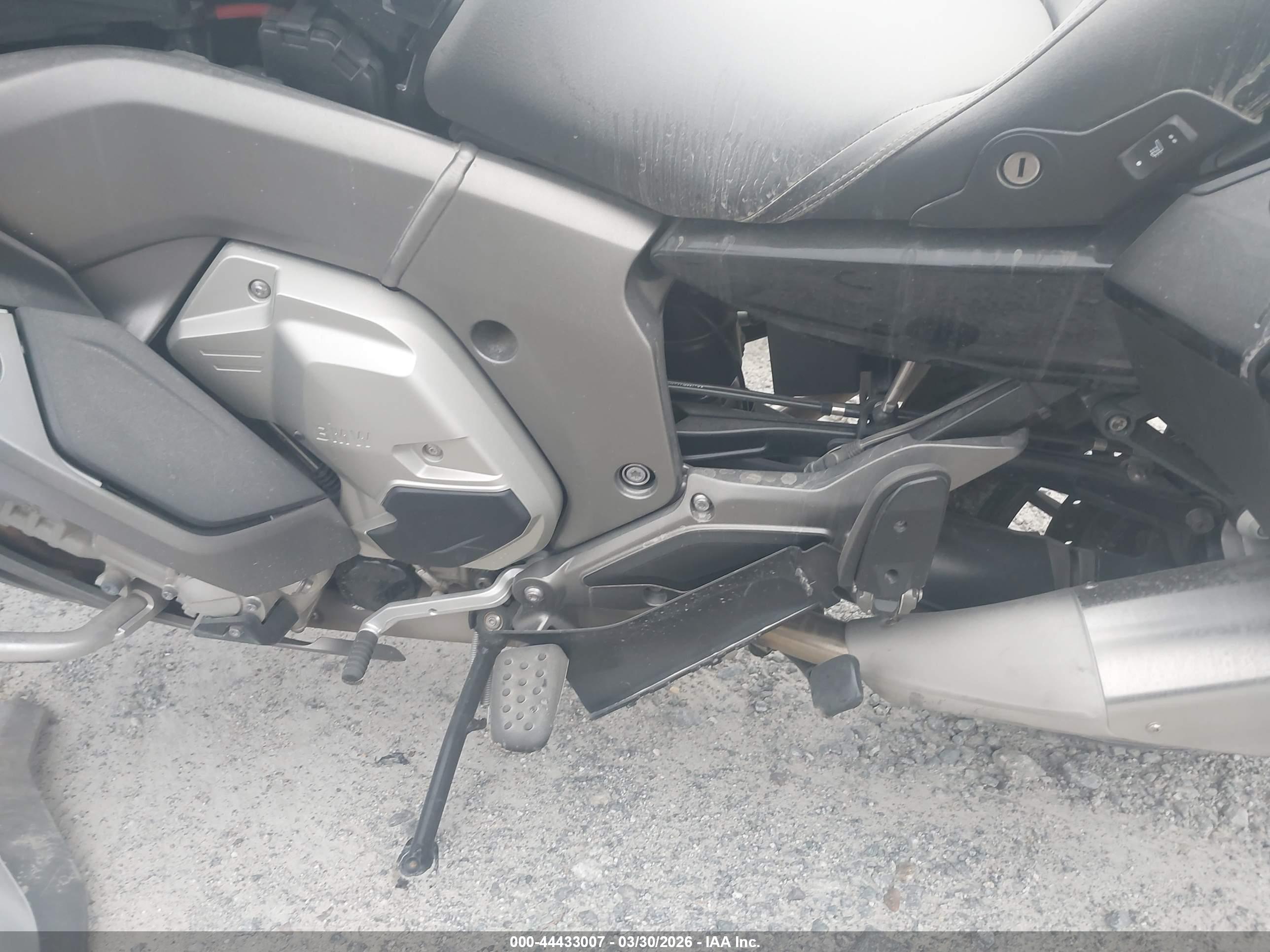 BMW K1600 image 9