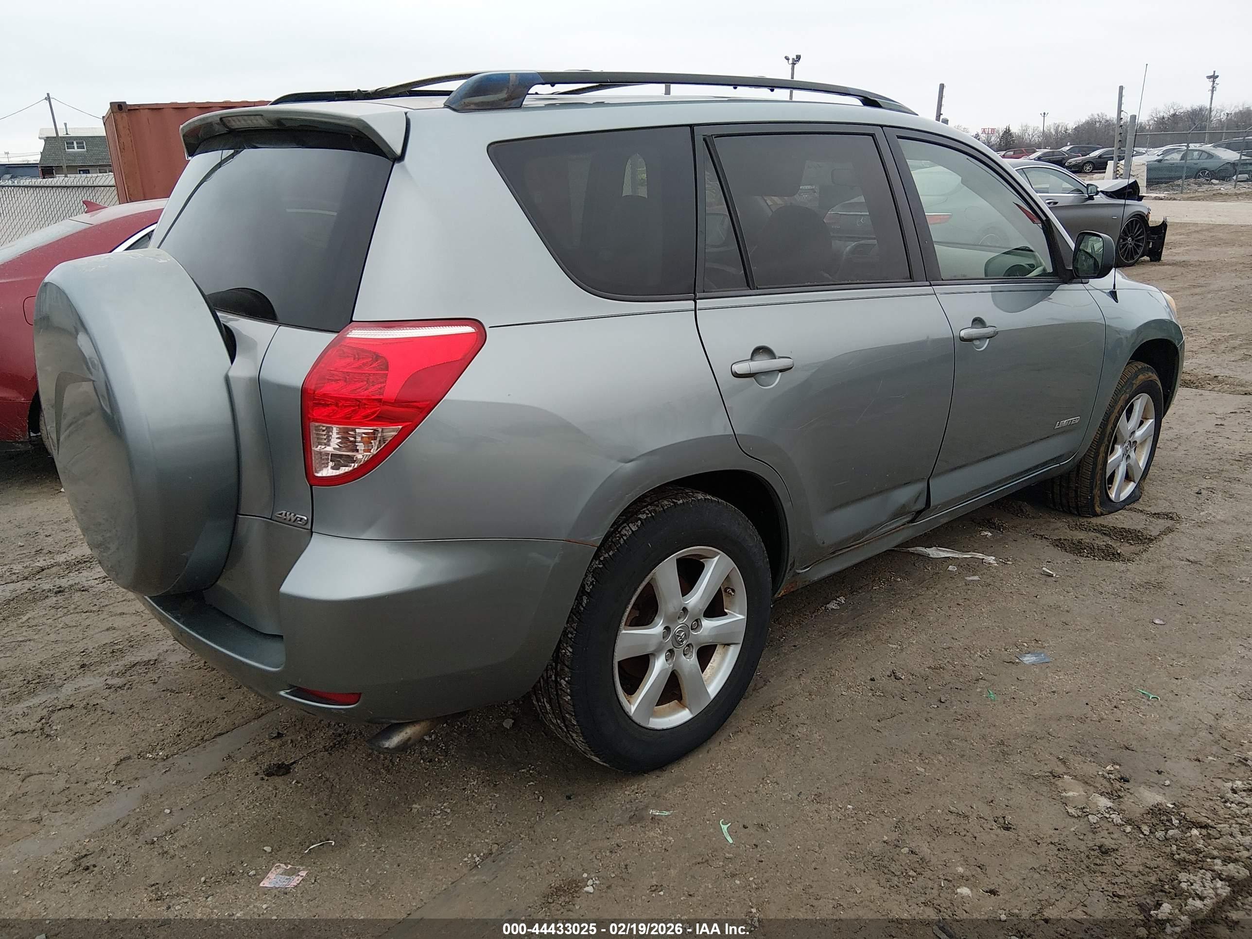 TOYOTA RAV4 image 4
