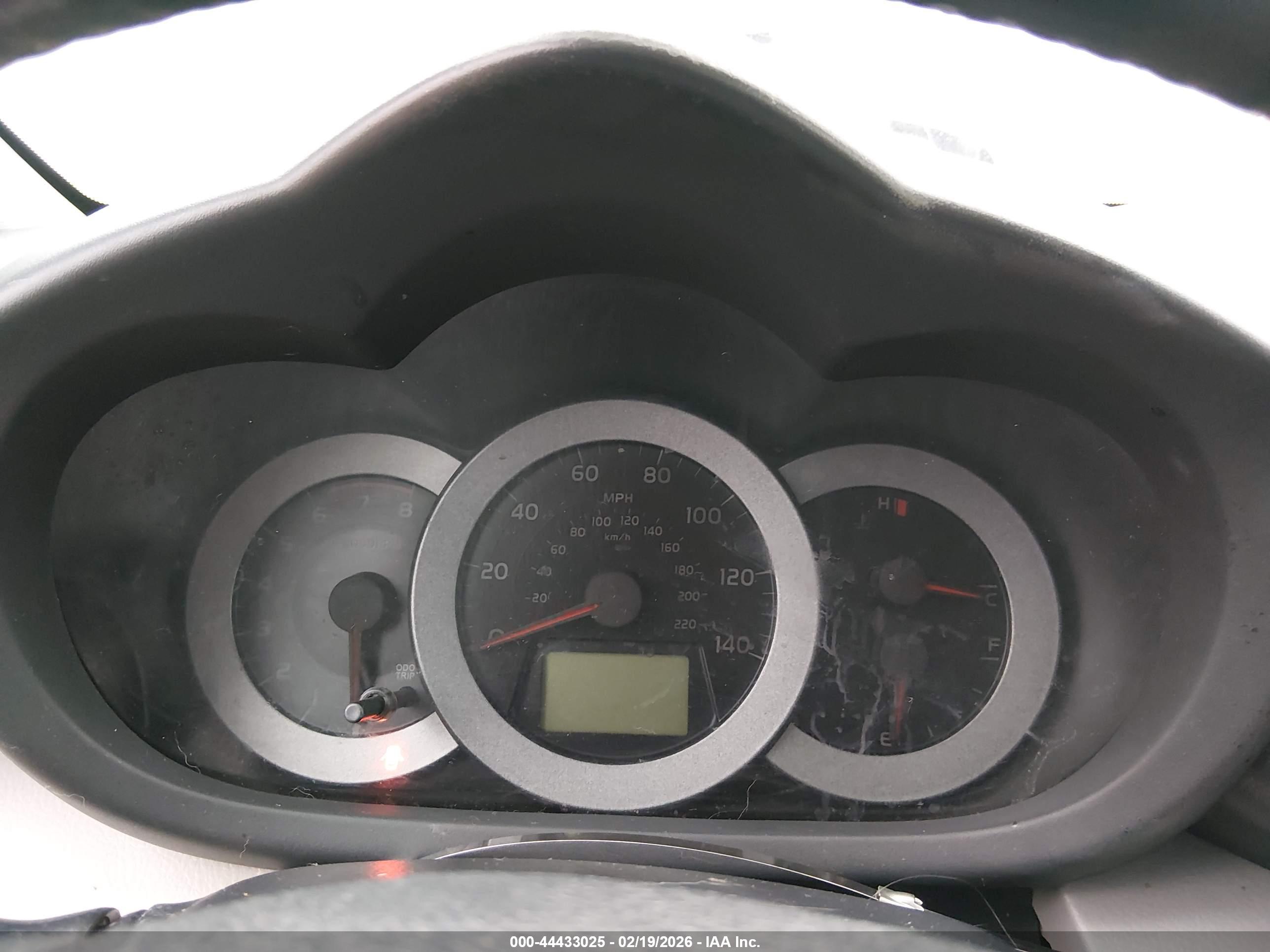 TOYOTA RAV4 image 7