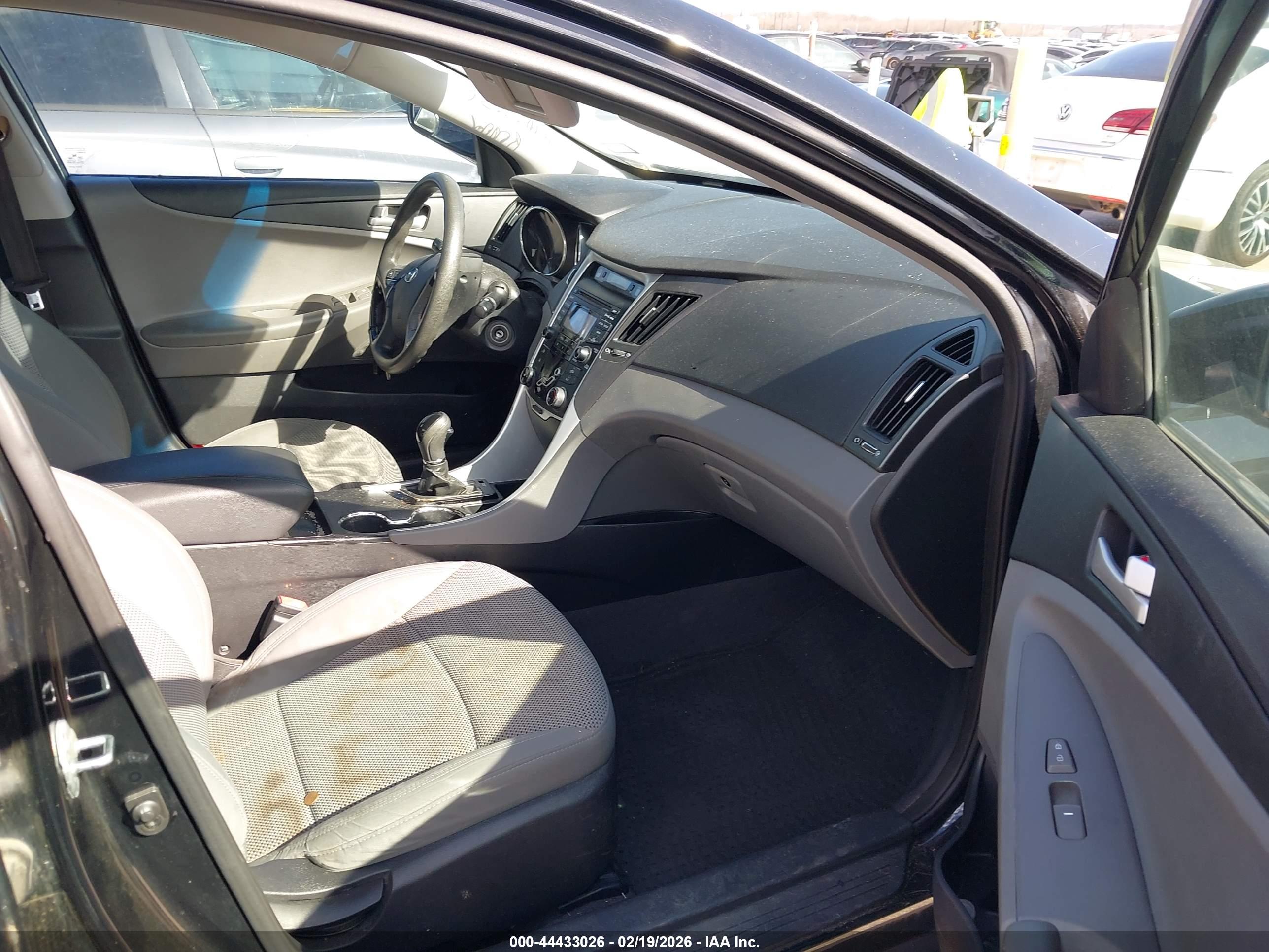 HYUNDAI SONATA image 5