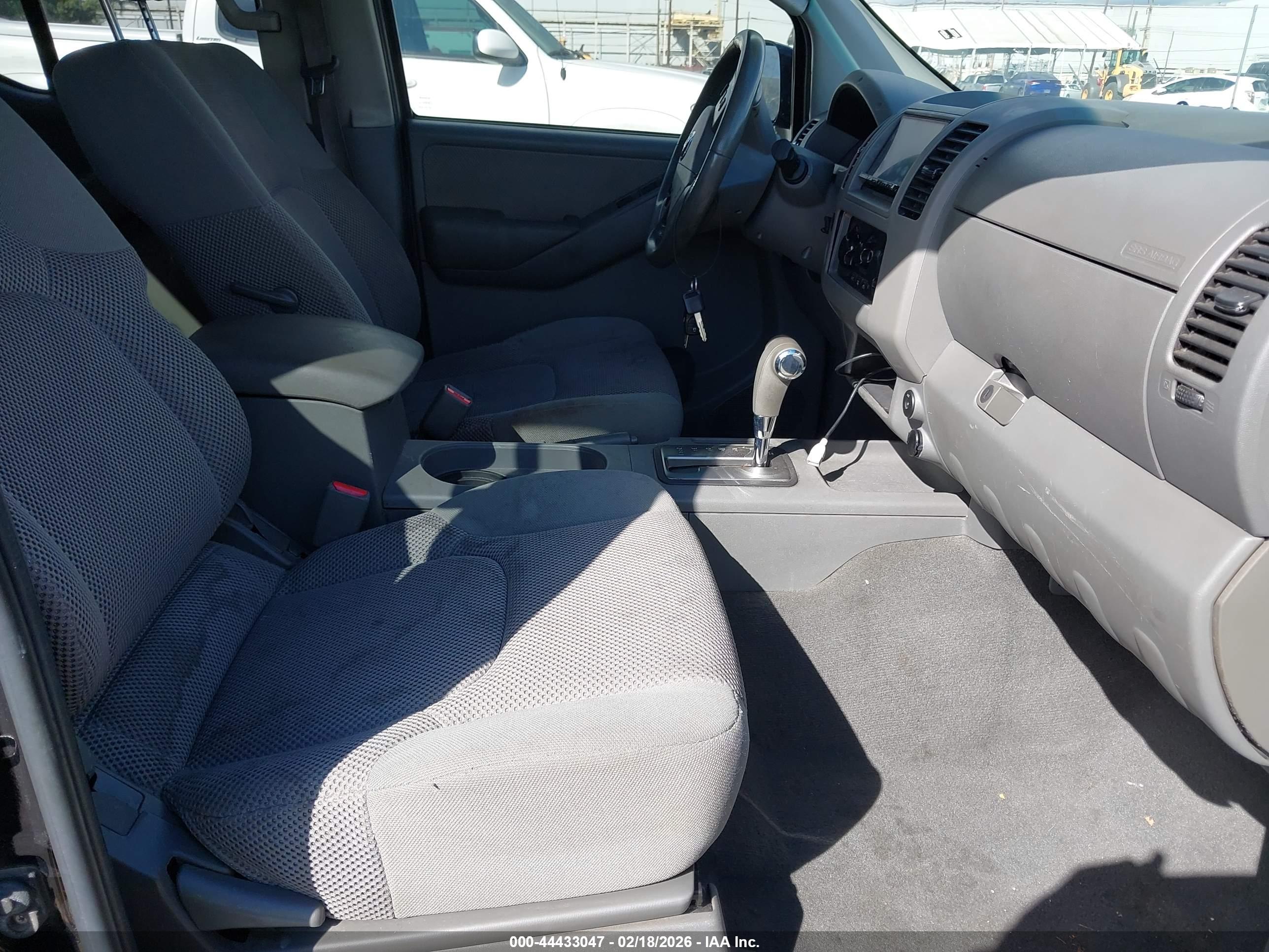 NISSAN FRONTIER image 5